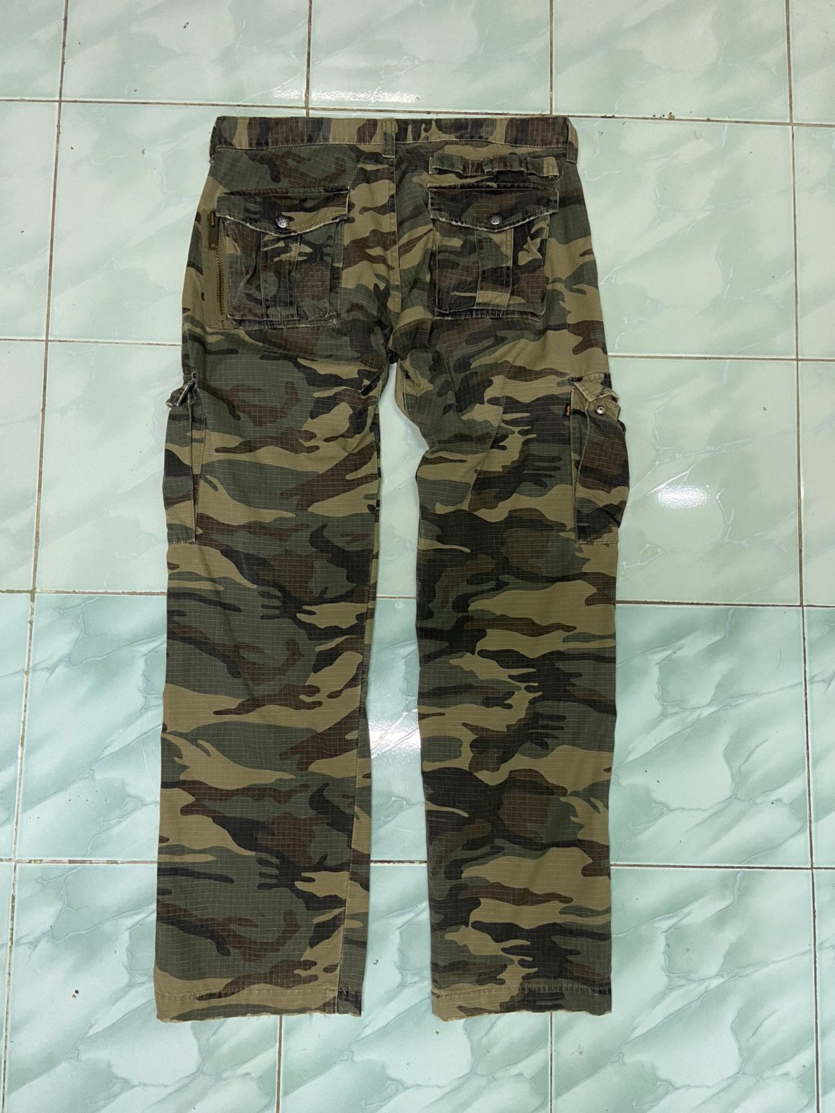 Alpha Industries Alpha industries cargo pants camouflage distressed Size US 34 / EU 50 - 6 Thumbnail