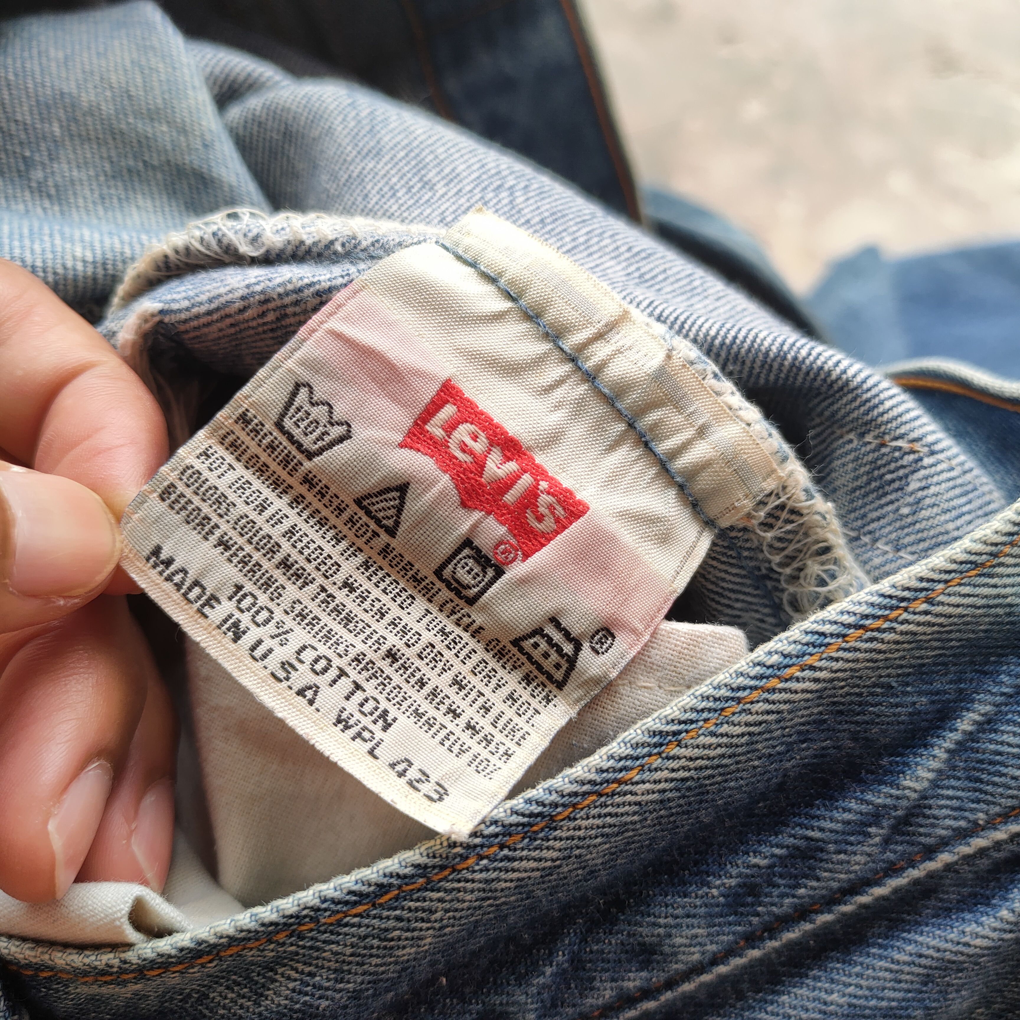 Levi's Vintage Clothing W32 VINTAGE LEVI'S 501 USA 95' FADED DISTRESSED JEANS PANTS Size US 32 / EU 48 - 14 Thumbnail