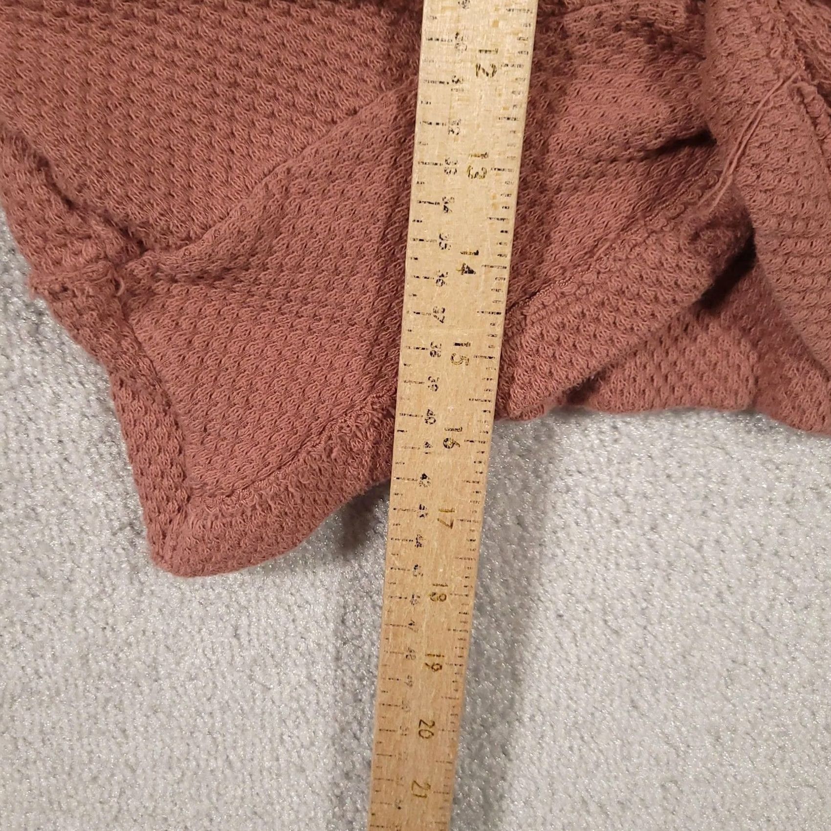 Vintage VINTAGE We The Free Sweater Womens Large Pink Waffle Knit Twist Front Cropped Top Size L / US 10 / IT 46 - 7 Thumbnail