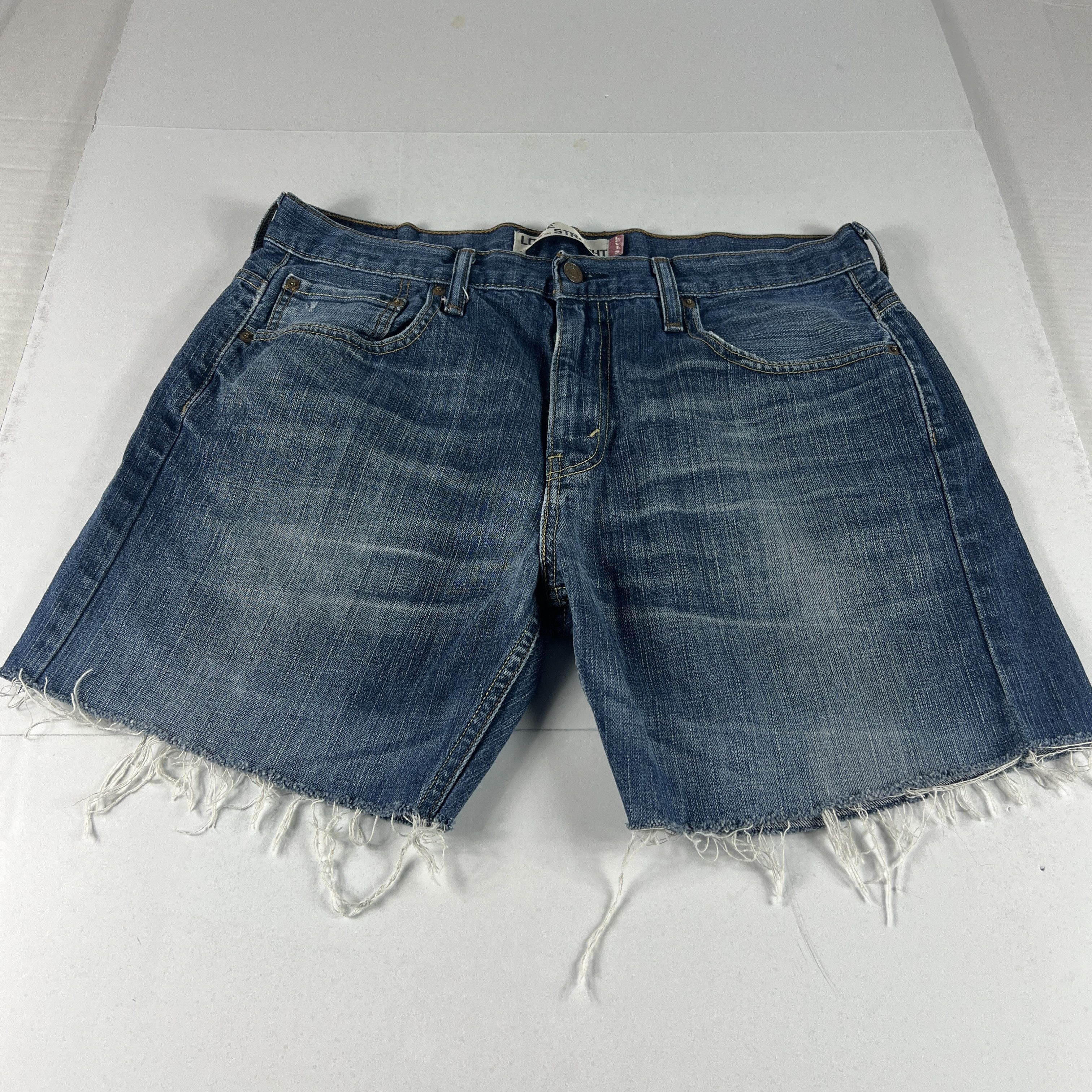Levi's Levi's Jean Shorts 569 Loose Cut Off Faded Denim Jorts Size US 35 - 1 Thumbnail