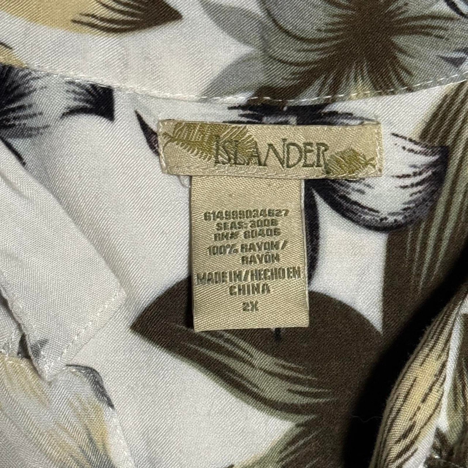 Other Islander flower design size XXL short sleeve button up shirt Size US XXL / EU 58 / 5 - 4 Thumbnail
