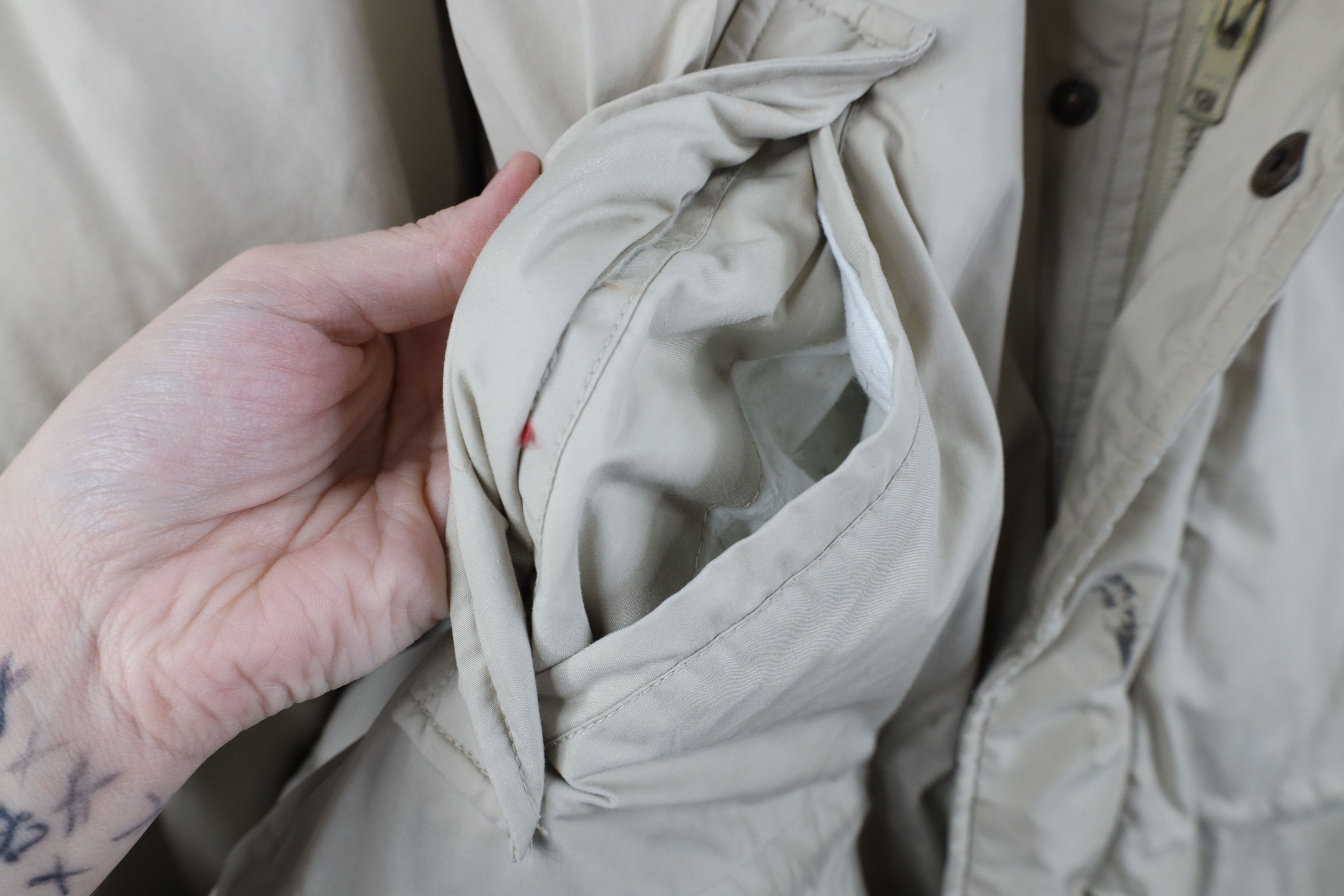 Vintage Vintage 90s Streetwear Down Insulated Puffer Jacket Beige Size US XL / EU 56 / 4 - 9 Thumbnail