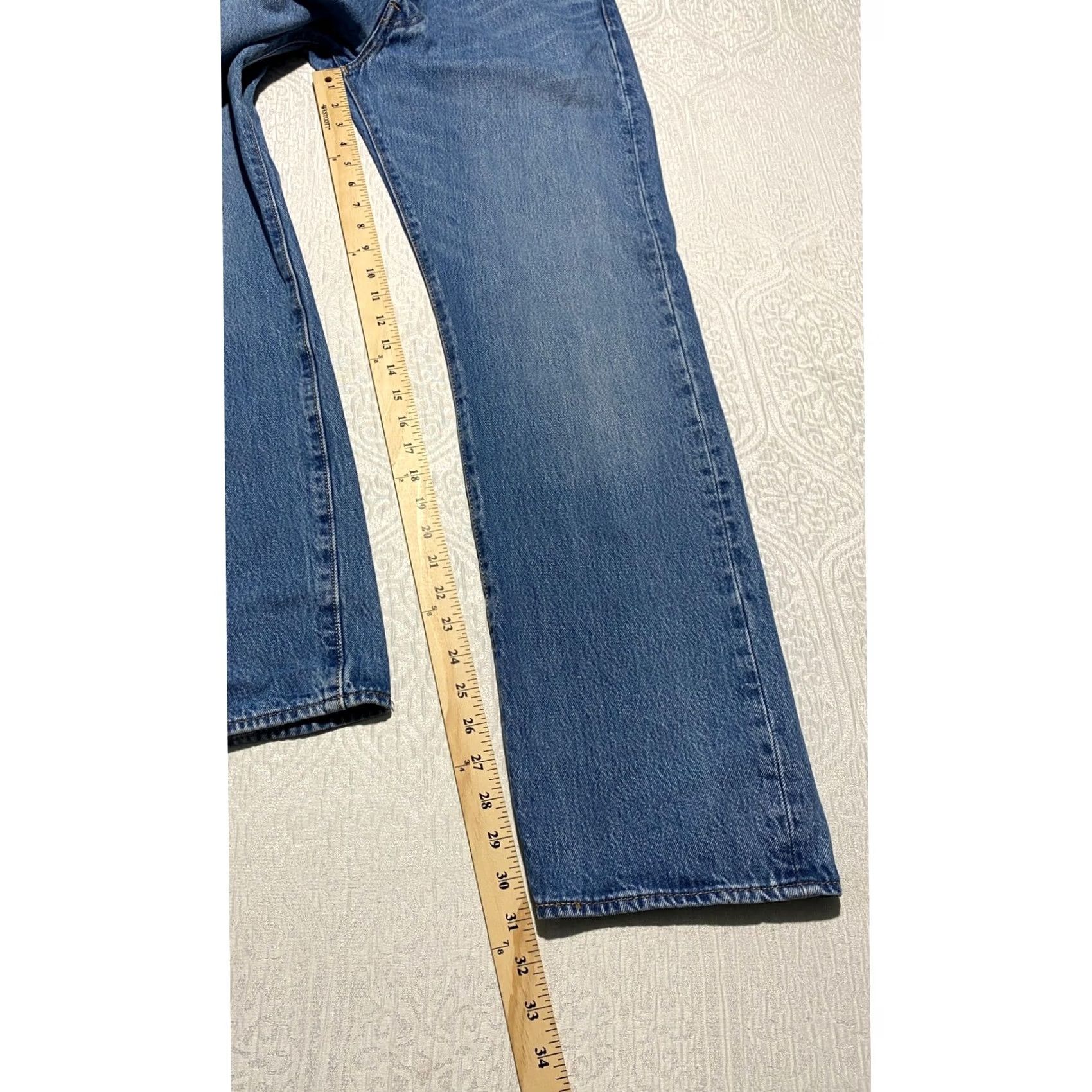 Levi's Levi's 501 Mens Jeans 33x32 Medium Wash Blue Straight Leg Button Fly Original Fit Size US 33 - 5 Thumbnail