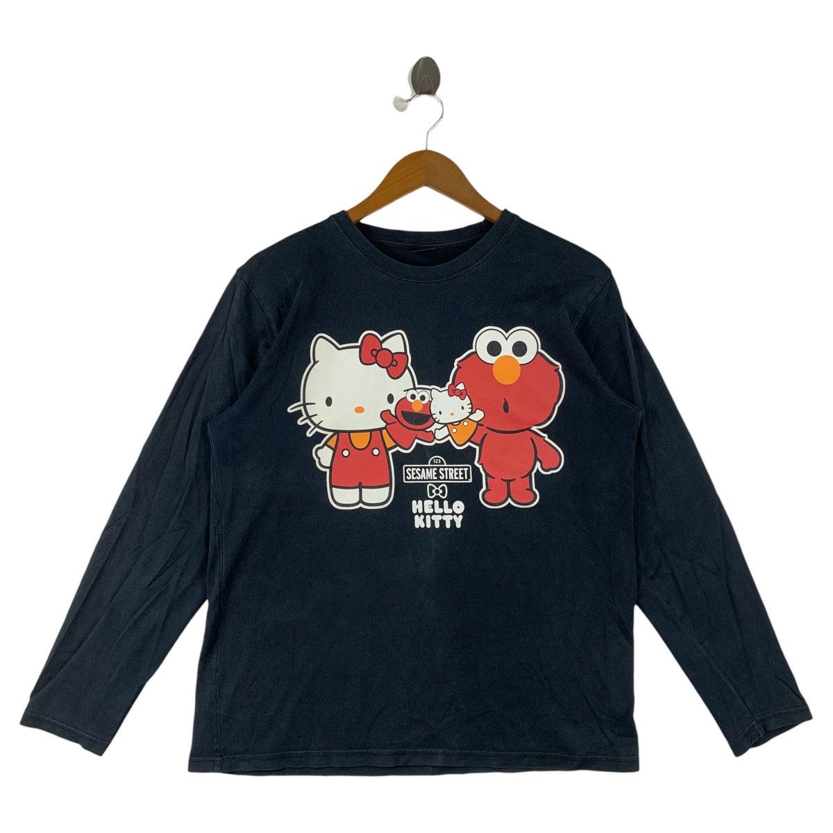 Other HELLO KITTY x SESAME STREET cartoon Long sleeve tee Size US L / EU 52-54 / 3 - 1 Thumbnail