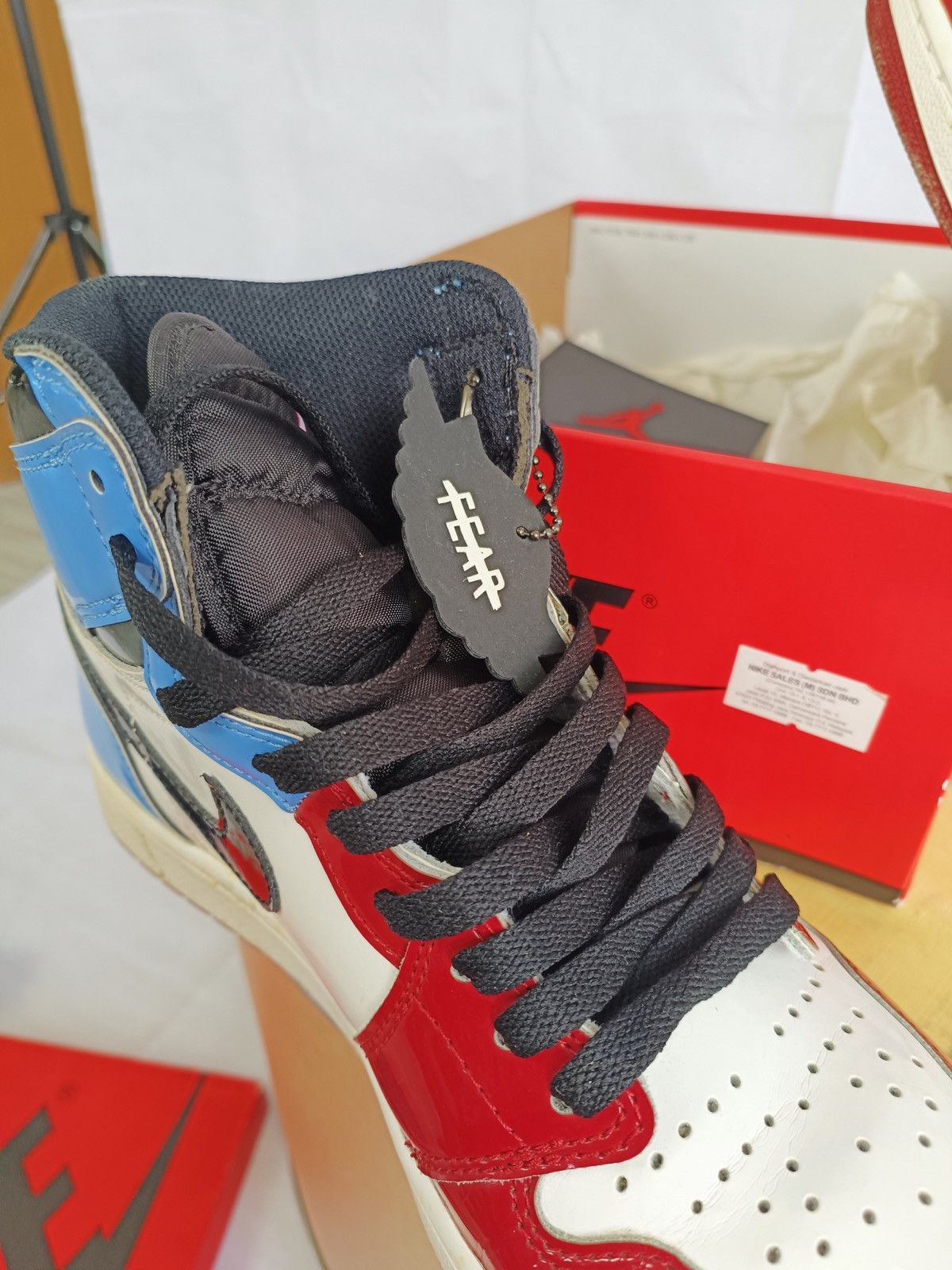Nike 2019 Size UK 8.5 AJ1 Retro High OG Fearless Size US 9.5 / EU 42-43 - 5 Thumbnail
