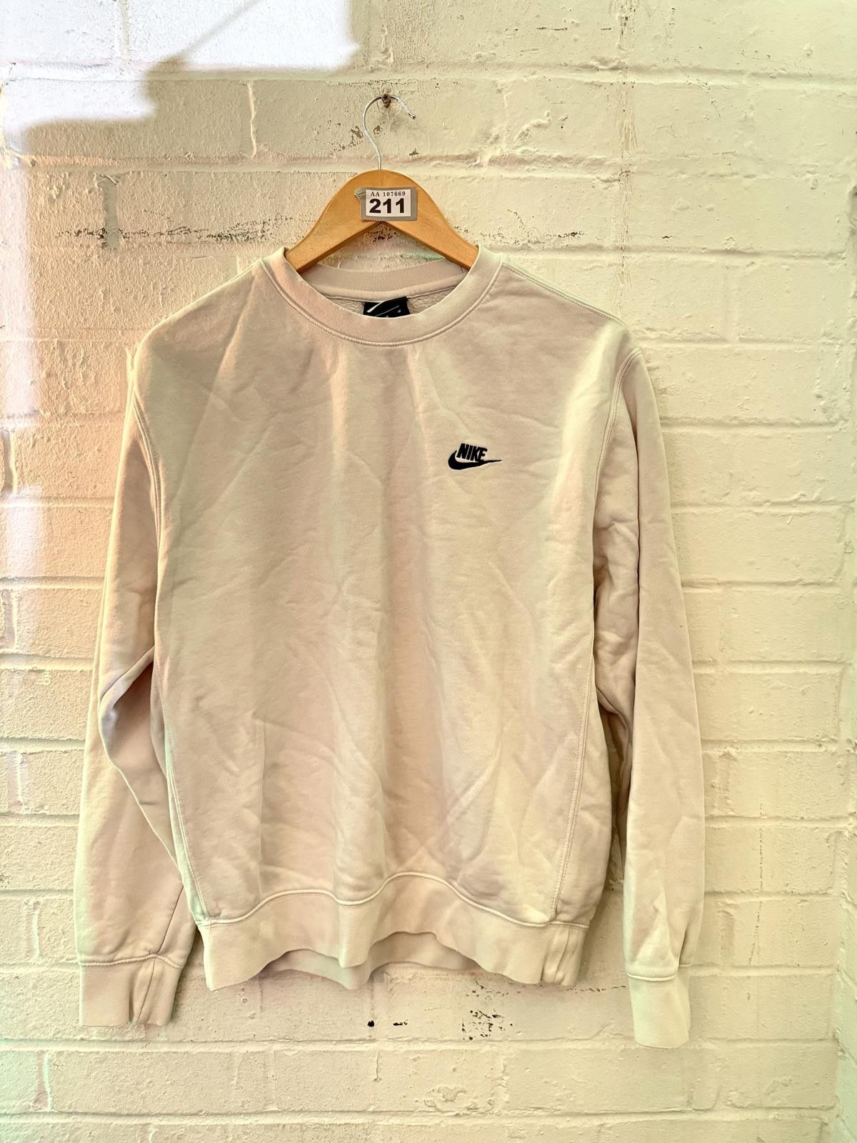 Nike Nike Men's Crewneck Sweatshirt Medium Beige Size ONE SIZE - 1 Thumbnail