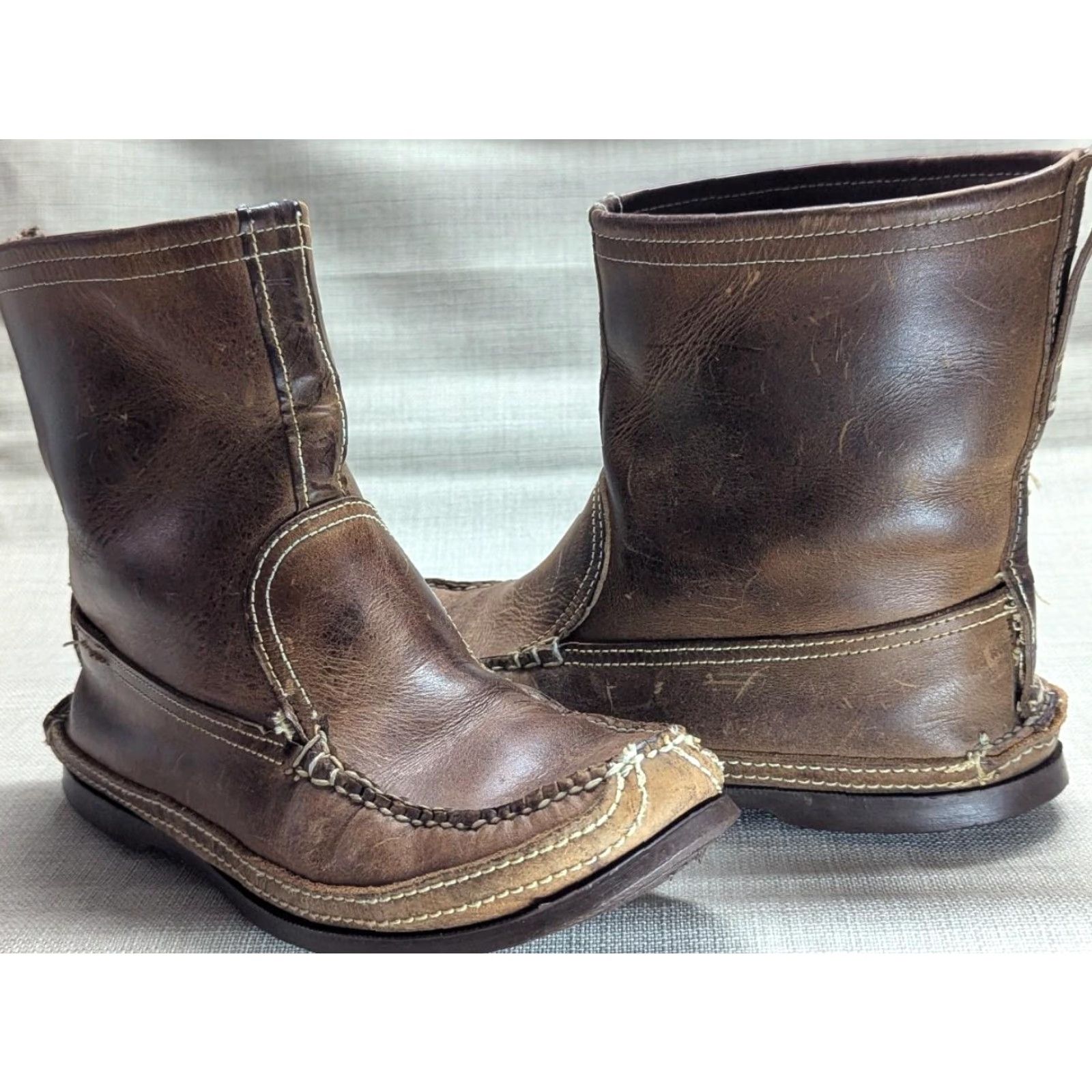 Vintage VINTAGE Bass brown leather Moccasins 9.5 mens 7.5" tall slip-on boots boots Leather Buckle accents Boot Mens 9.5 brown Leather Size US 10 / EU 43 - 2 Thumbnail