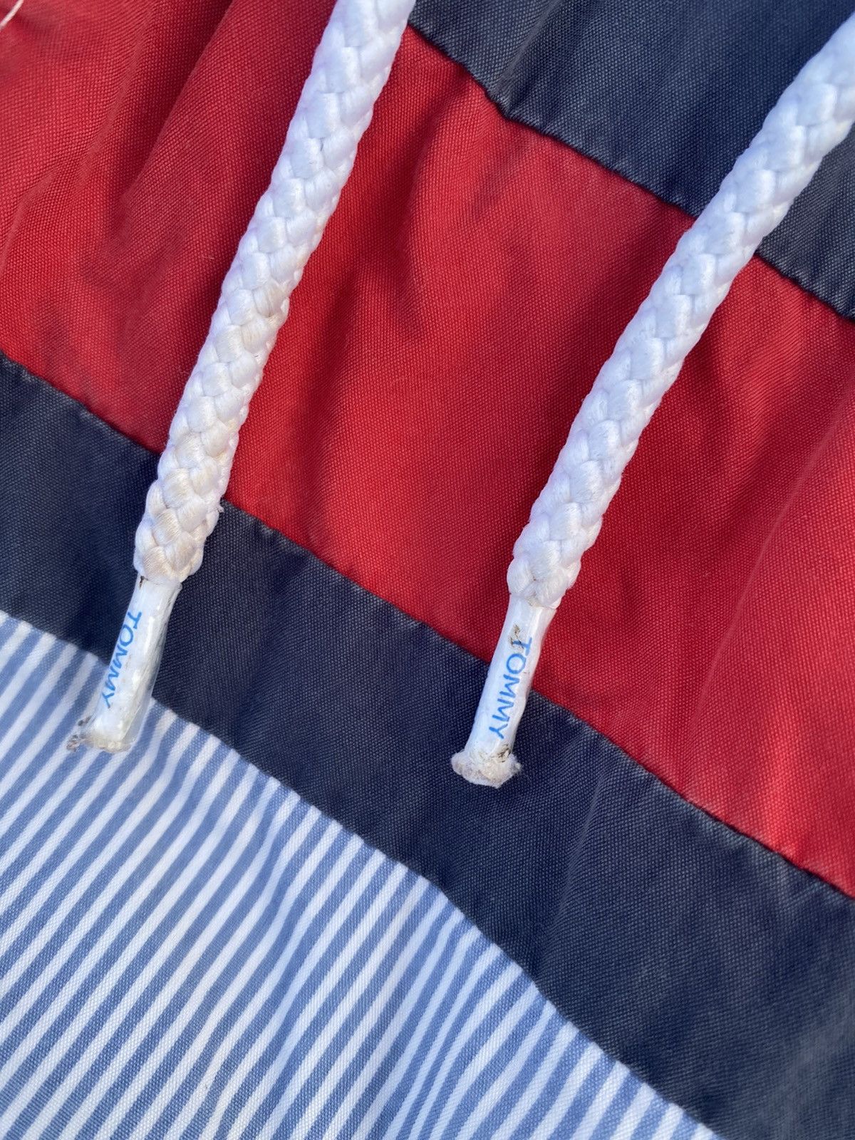 Tommy Hilfiger Vintage Tommy Hilfiger swim trunks Size US 35 - 4 Thumbnail