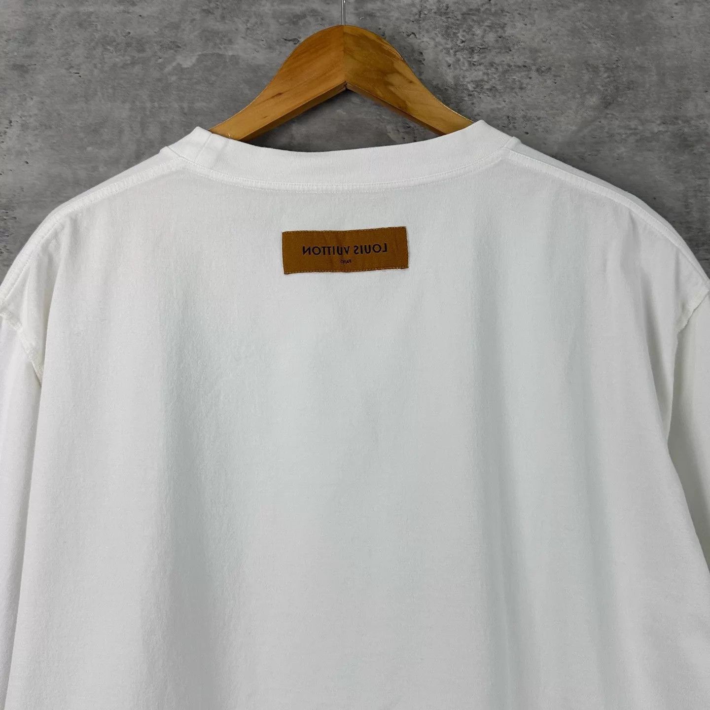 Louis Vuitton LV White Embossed Logo SS Tee 5L 99 New Size US XXL / EU 58 / 5 - 4 Thumbnail