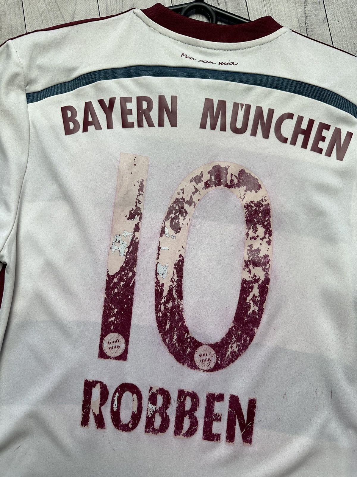 Adidas × Vintage Vintage soccer jersey 10 Robben Bayern Munich size M Size US M / EU 48-50 / 2 - 8 Thumbnail
