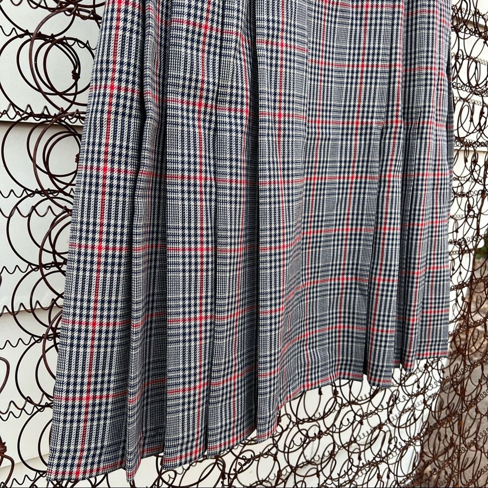 Pendleton Pendleton 100% virgin wool red blue plaid pleated skirt 12 Size 34" / US 12 / IT 48 - 3 Thumbnail