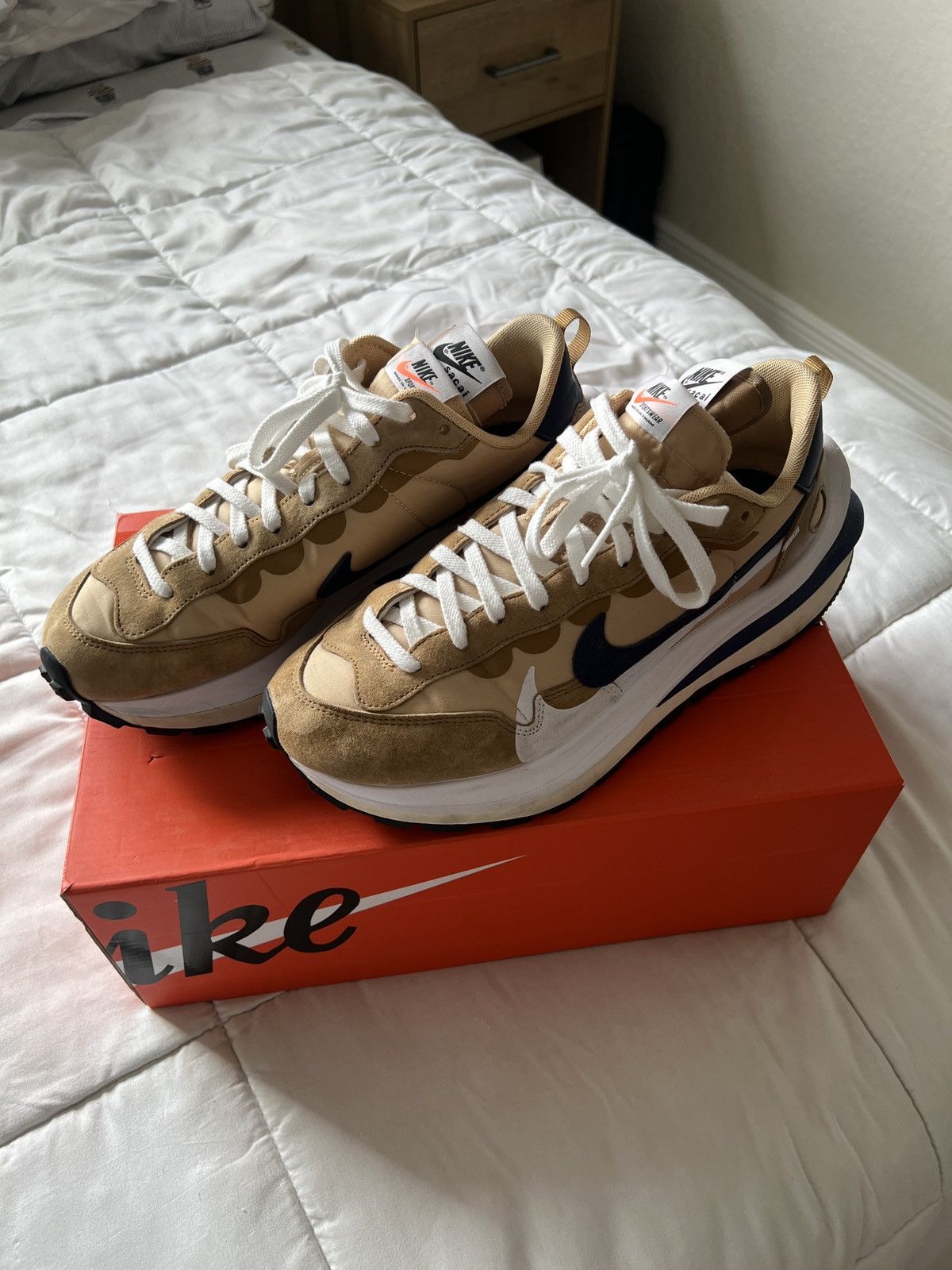 sacai x vaporwaffle tan navy