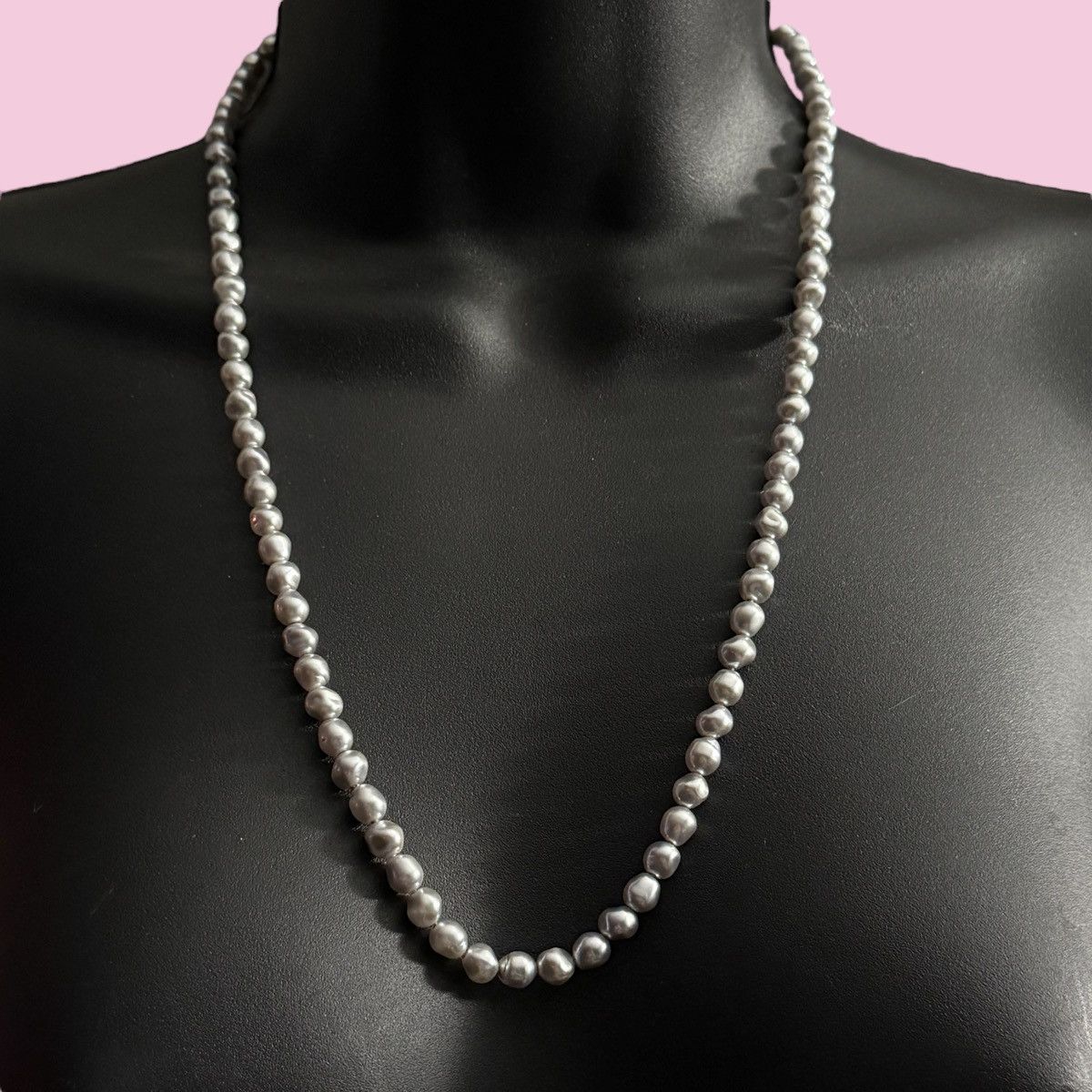 Vintage Vintage Avon gray faux baroque pearl necklace and earrings Size ONE SIZE - 1 Thumbnail