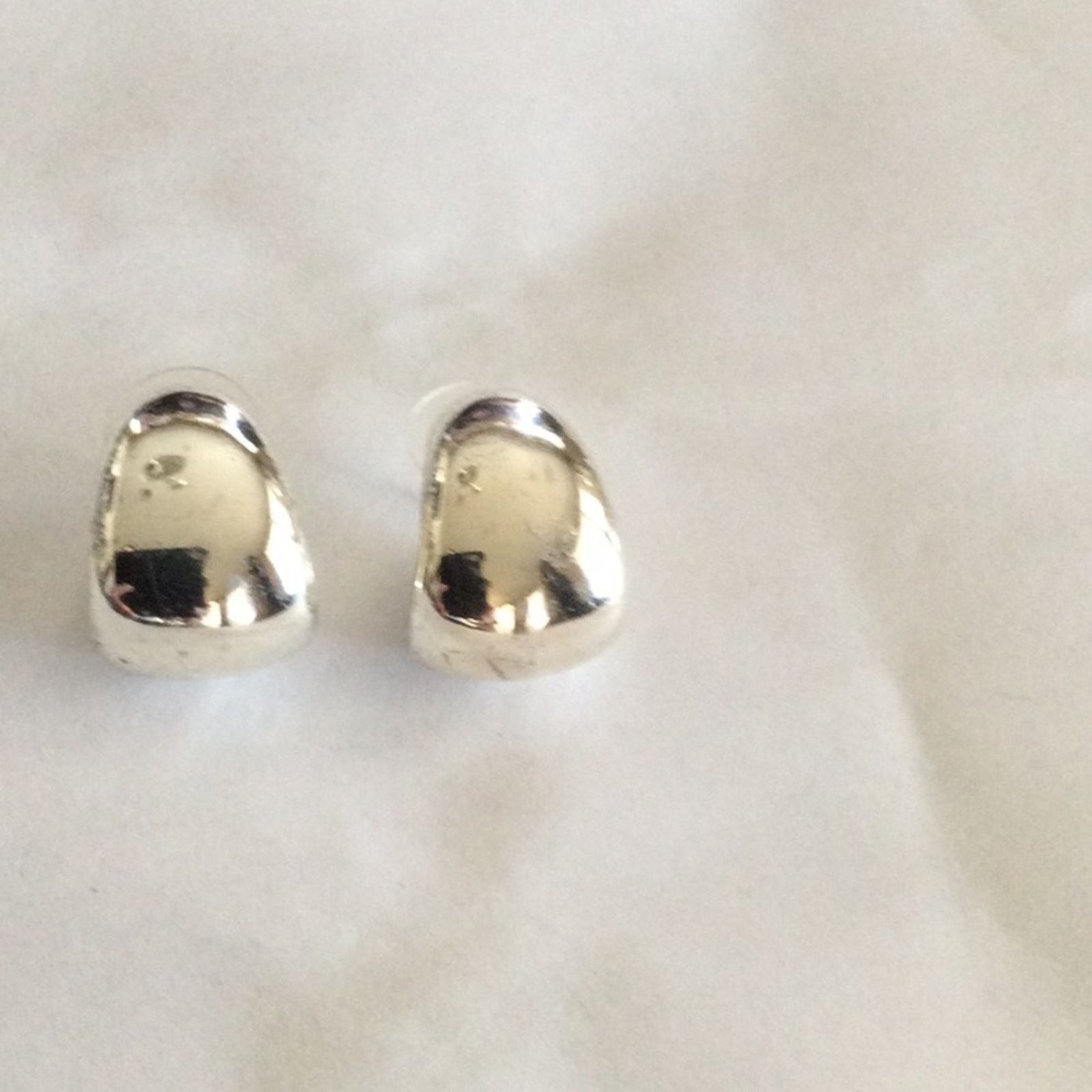 Chicos Chico's Shiny Silver Huggie Hoop Prong Back Earrrings Size ONE SIZE - 1 Thumbnail