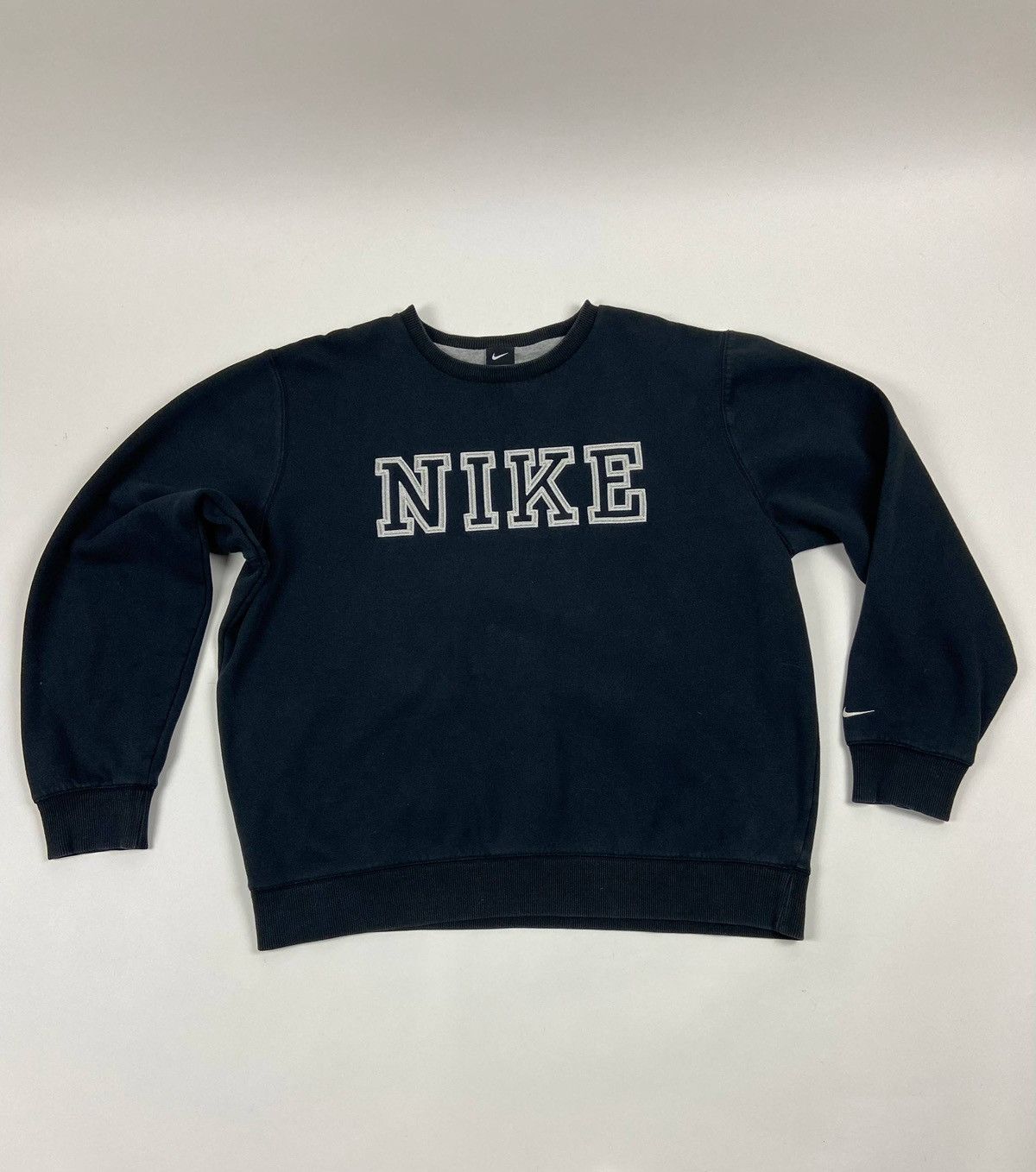 Nike Vintage Nike Sweatshirt XL Navy Big Logo Swoosh Y2K Pullover Size US XL / EU 56 / 4 - 1 Thumbnail