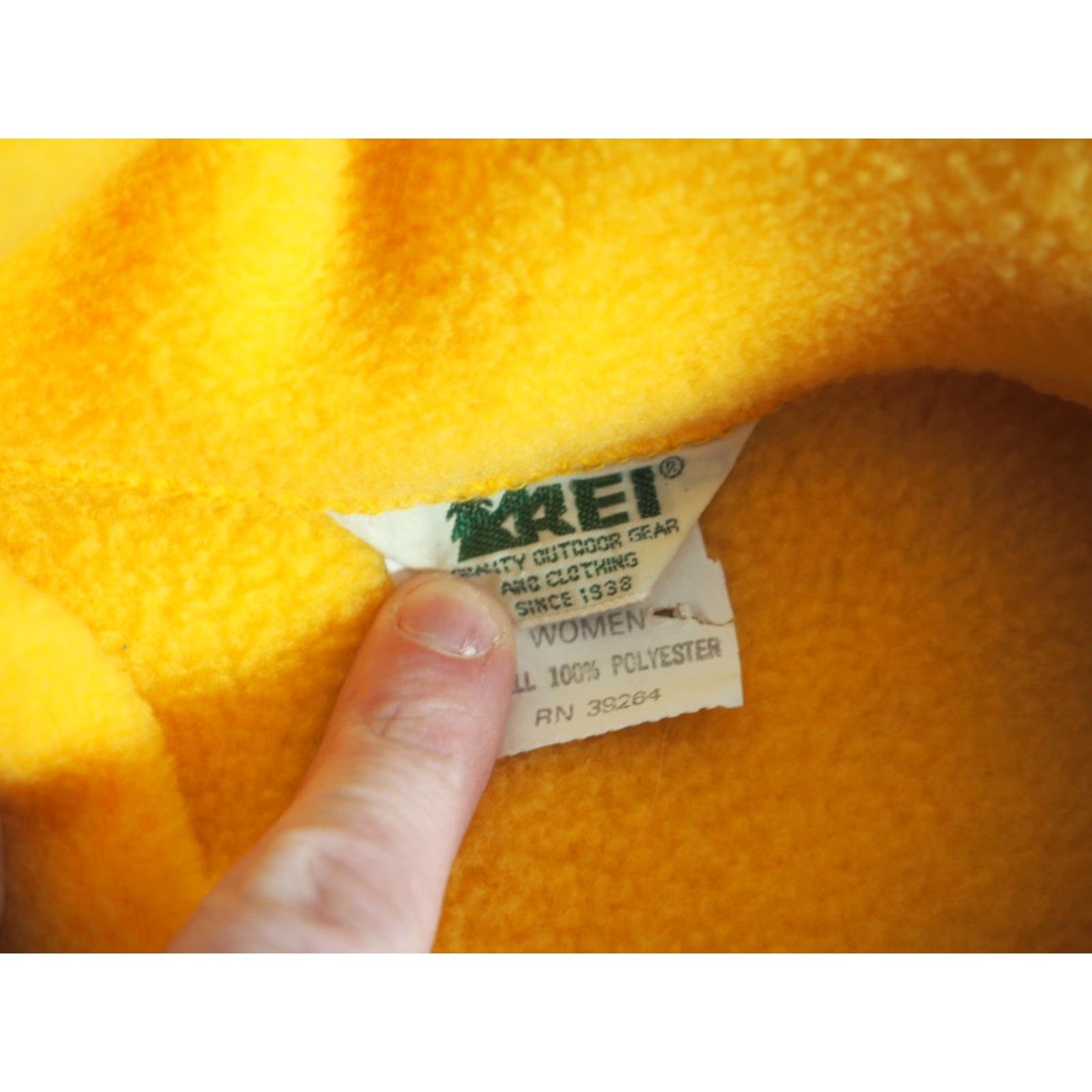 Vintage VTG 80s REI Yellow USA Made 1/2 Zip Outdoor Hiking Jacket Womens S User: VTG 80s REI Yellow USA Made 1/2 Zip Outdoor Hiking Jacket Womens S Size S / US 4 / IT 40 - 3 Thumbnail