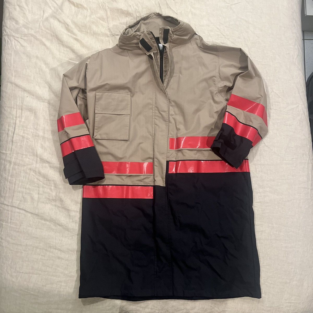 Balenciaga × Gucci $4200 Gucci X Balenciaga X The Hacker Project Technical Coat Size US S / EU 44-46 / 1 - 2 Thumbnail
