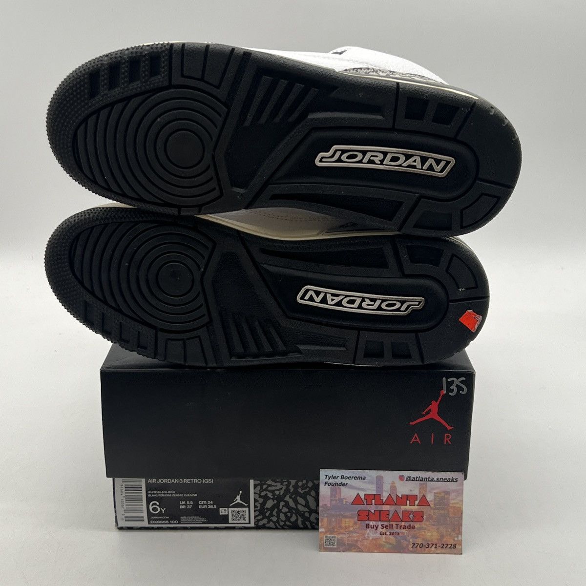 Jordan Brand Air Jordan 3 hide n sneak Size US 6 / EU 39 - 8 Thumbnail