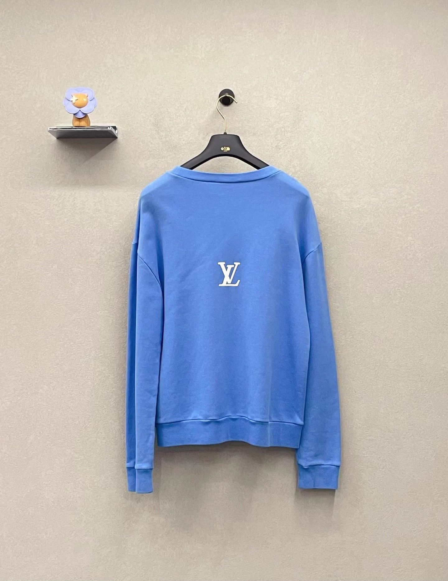 Louis Vuitton LV SS22 Logo Print Crewneck Size M Size US M / EU 48-50 / 2 - 3 Thumbnail