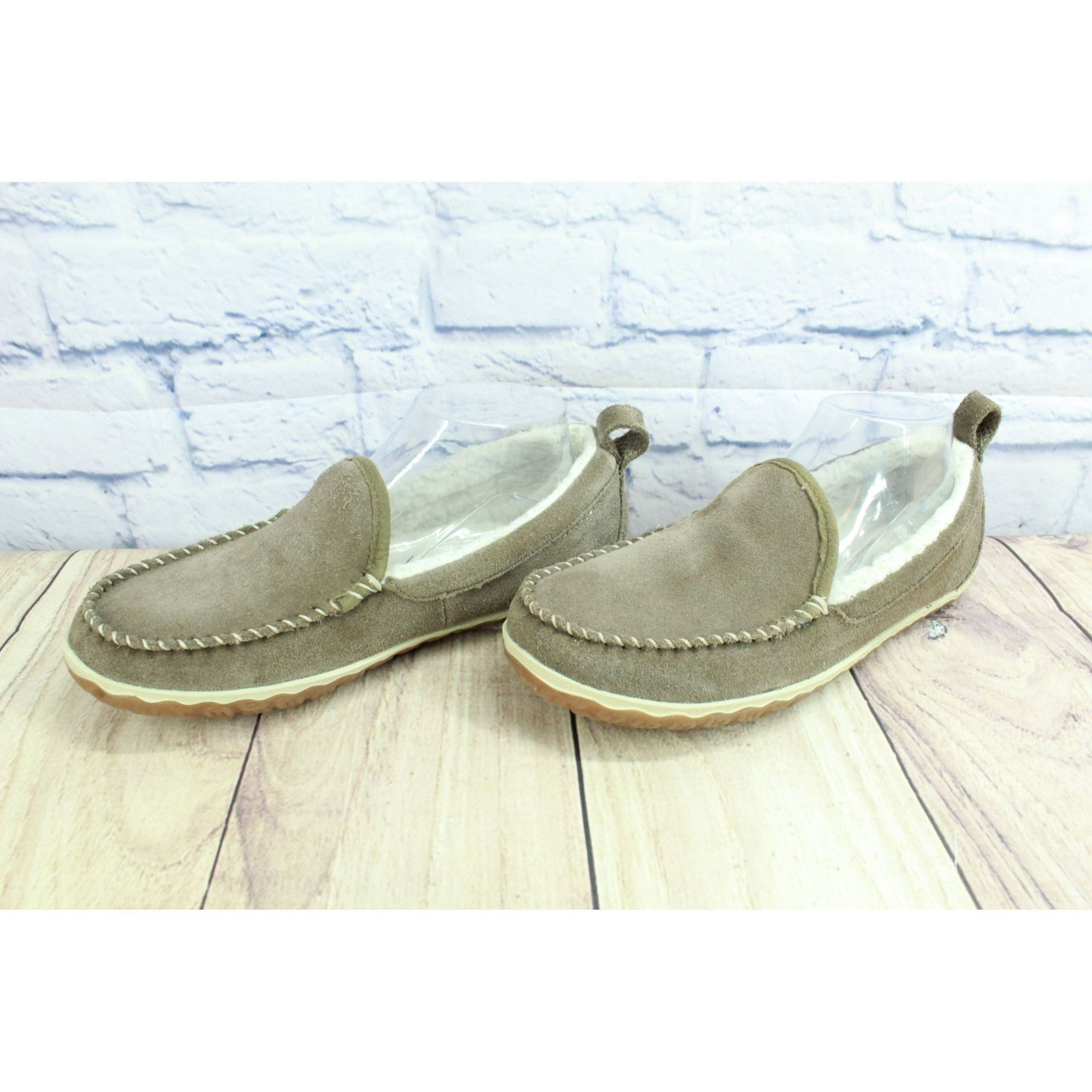 L.L. Bean LL Bean Women's Fleece Lined Mountain Moccasin Slippers Size US 8 / IT 38 - 2 Thumbnail