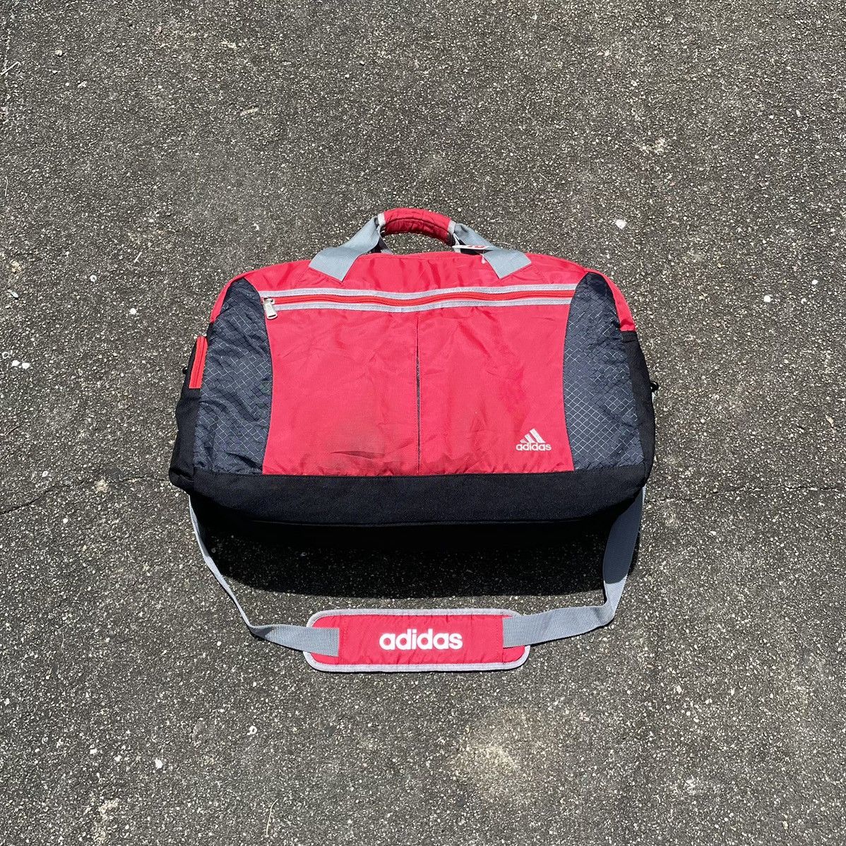 Adidas Y2K Adidas Travel Bag Made in Shanghai Size ONE SIZE - 1 Thumbnail