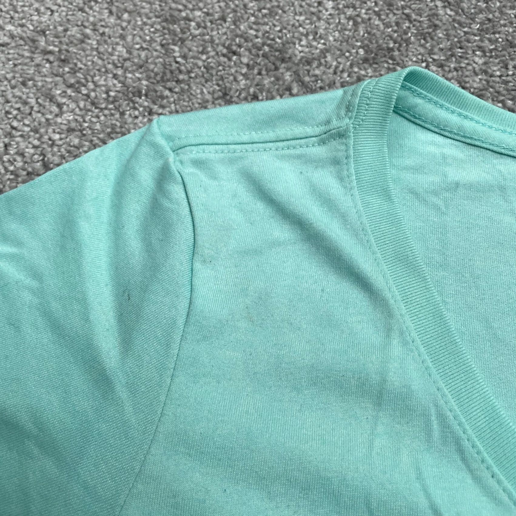 Nike Nike Tee T-Shirt Womens L Green Graphic Print V-Neck Short Sleeve Athletic Casual Shirt Size L / US 10 / IT 46 - 3 Thumbnail