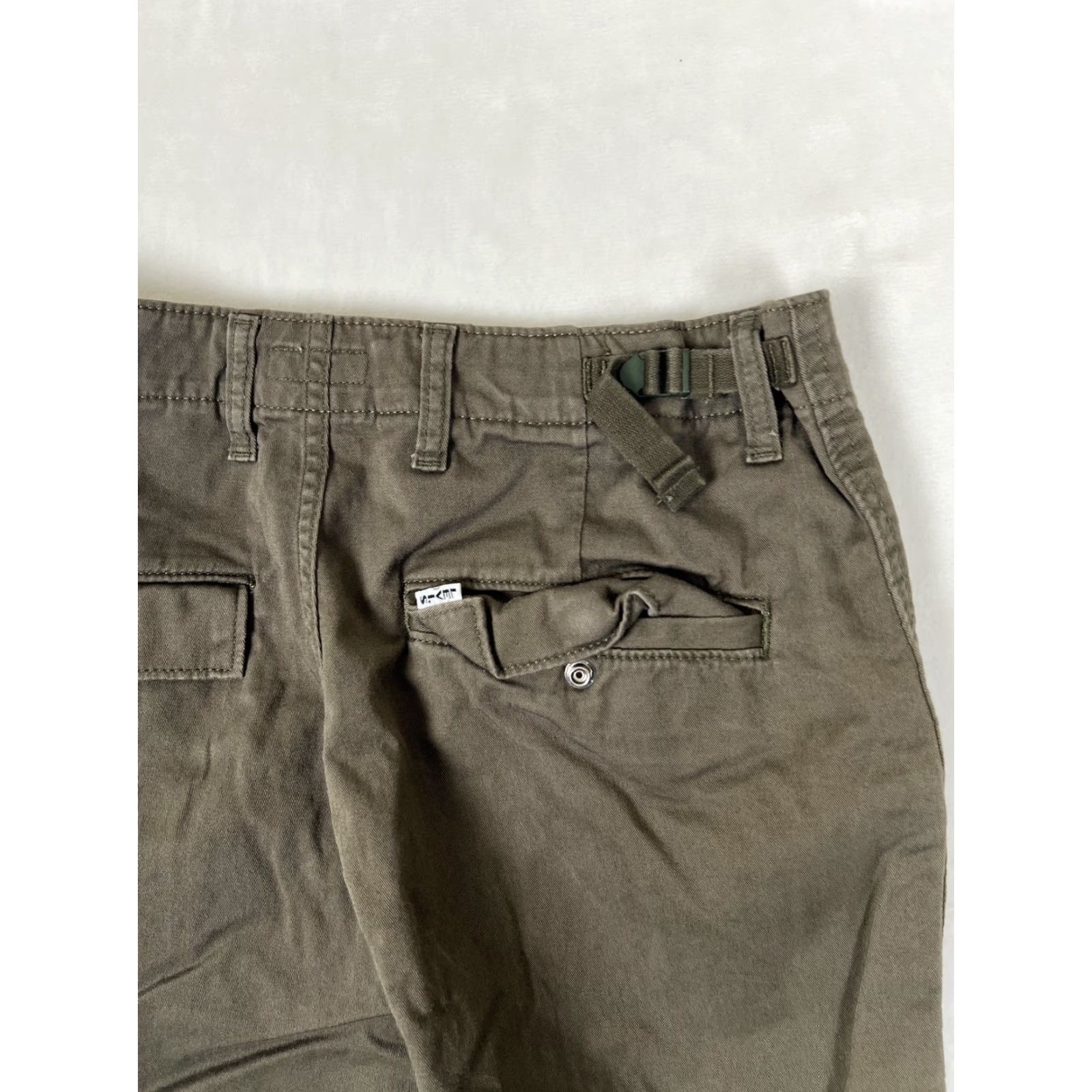 Levi's Levi's Cargo Pants Womens 27 Green Twill Tapered Cuffed Adjustable Utility Size 27" / US 4 / IT 40 - 7 Thumbnail