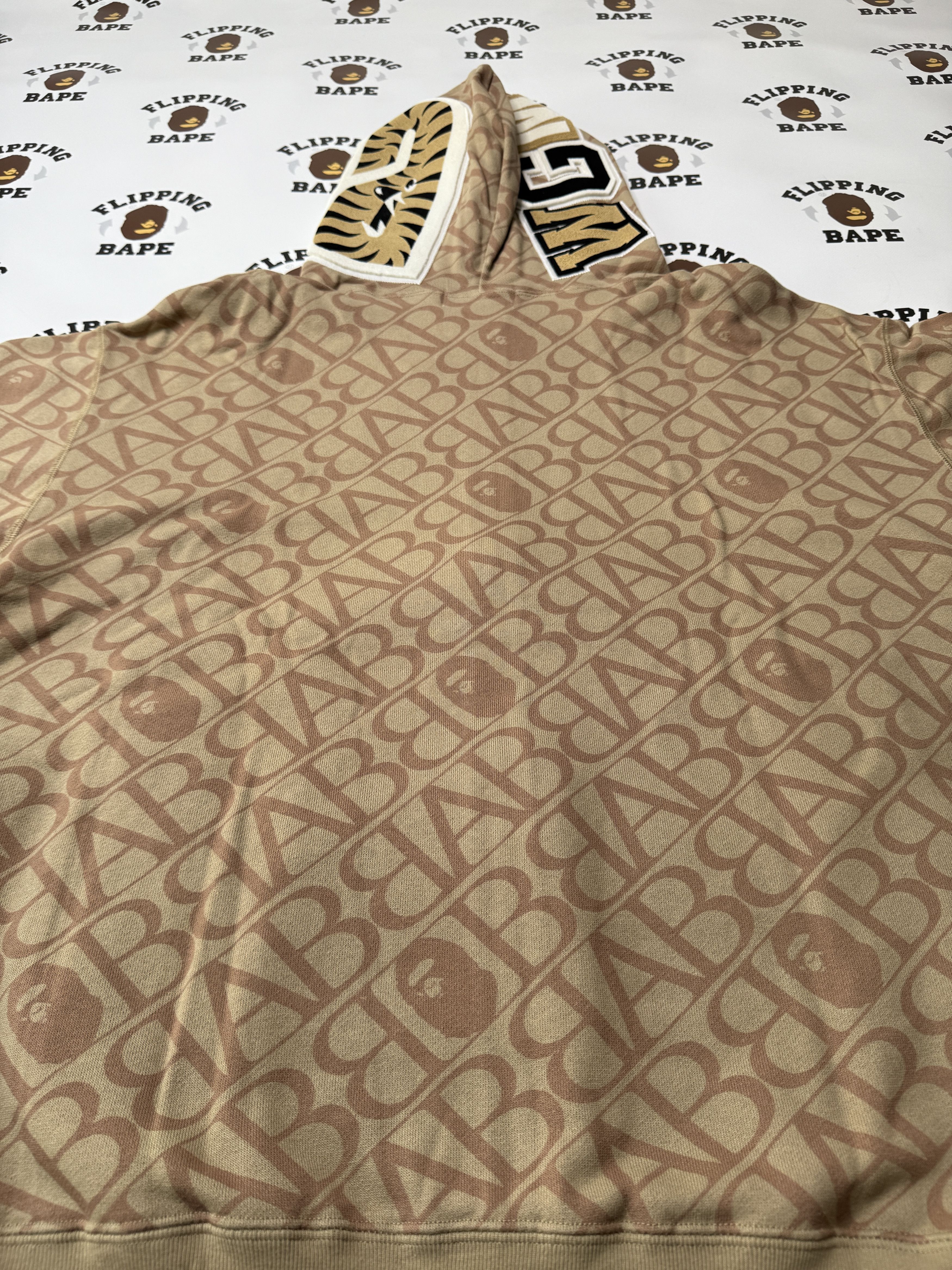 Bape SPORT MONOGRAM SHARK HOODIE Size US M / EU 48-50 / 2 - 10 Thumbnail