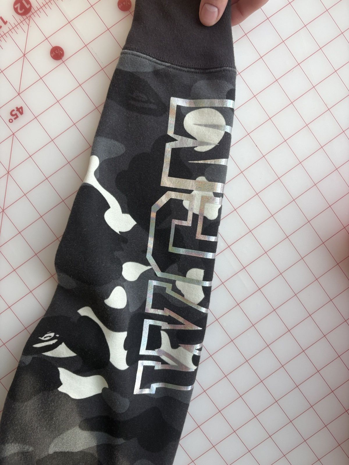 Bape Black bape crewneck glow in the dark Size US S / EU 44-46 / 1 - 7 Thumbnail