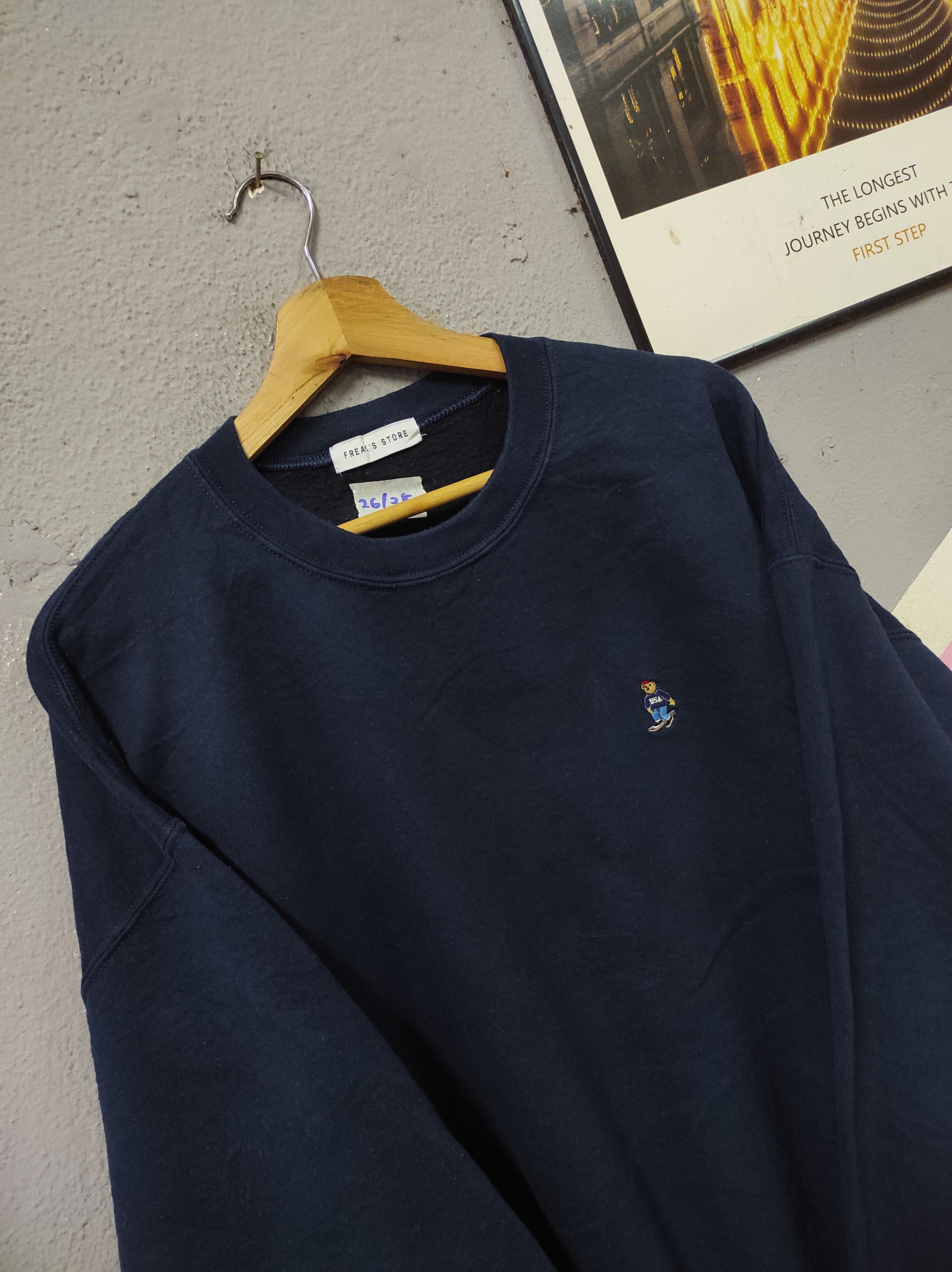 Japanese Brand FREAKS STORE USA BEAR EMBROIDERY LOGO SWEATSHIRT Size US XL / EU 56 / 4 - 2 Thumbnail
