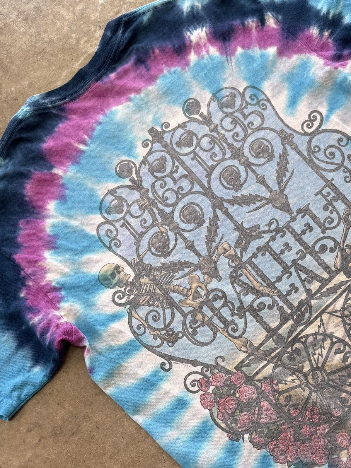 Vintage Vintage 1995 Grateful Dead Skeleton Rose TieDye tee large Size US L / EU 52-54 / 3 - 4 Thumbnail