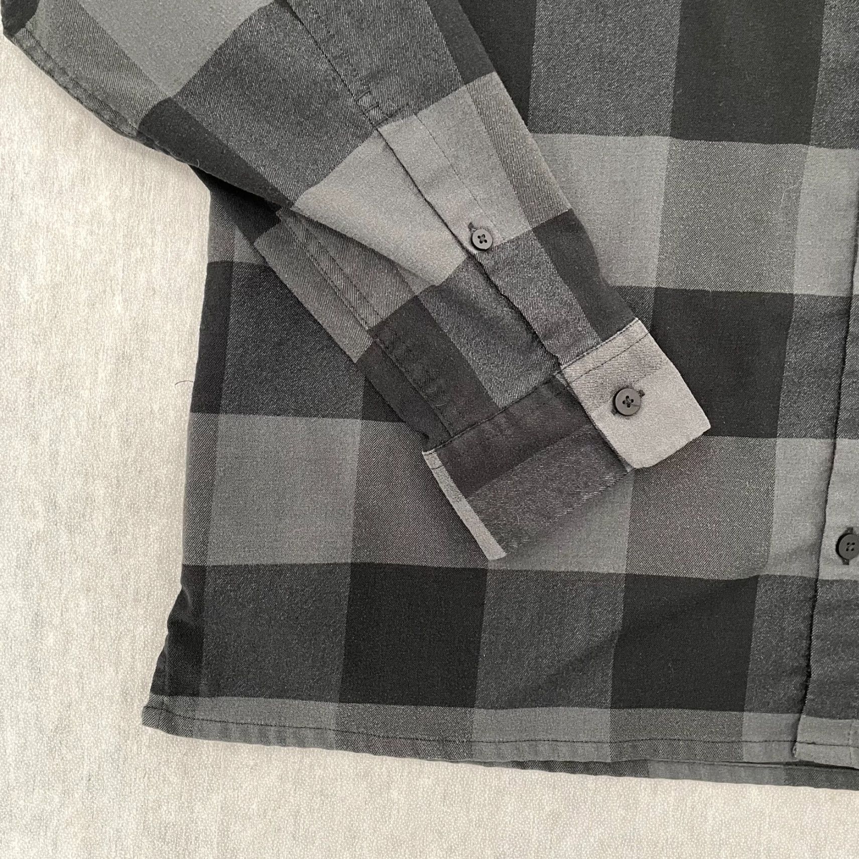 Lululemon Lululemon Masons Peak Flannel Shirt Adult 2XL Black Gray Buffalo Plaid Mens XXL Shirt Men 2XL Flannel Plaid Casual City Outdoor All Seasons Size US XXL / EU 58 / 5 - 6 Thumbnail
