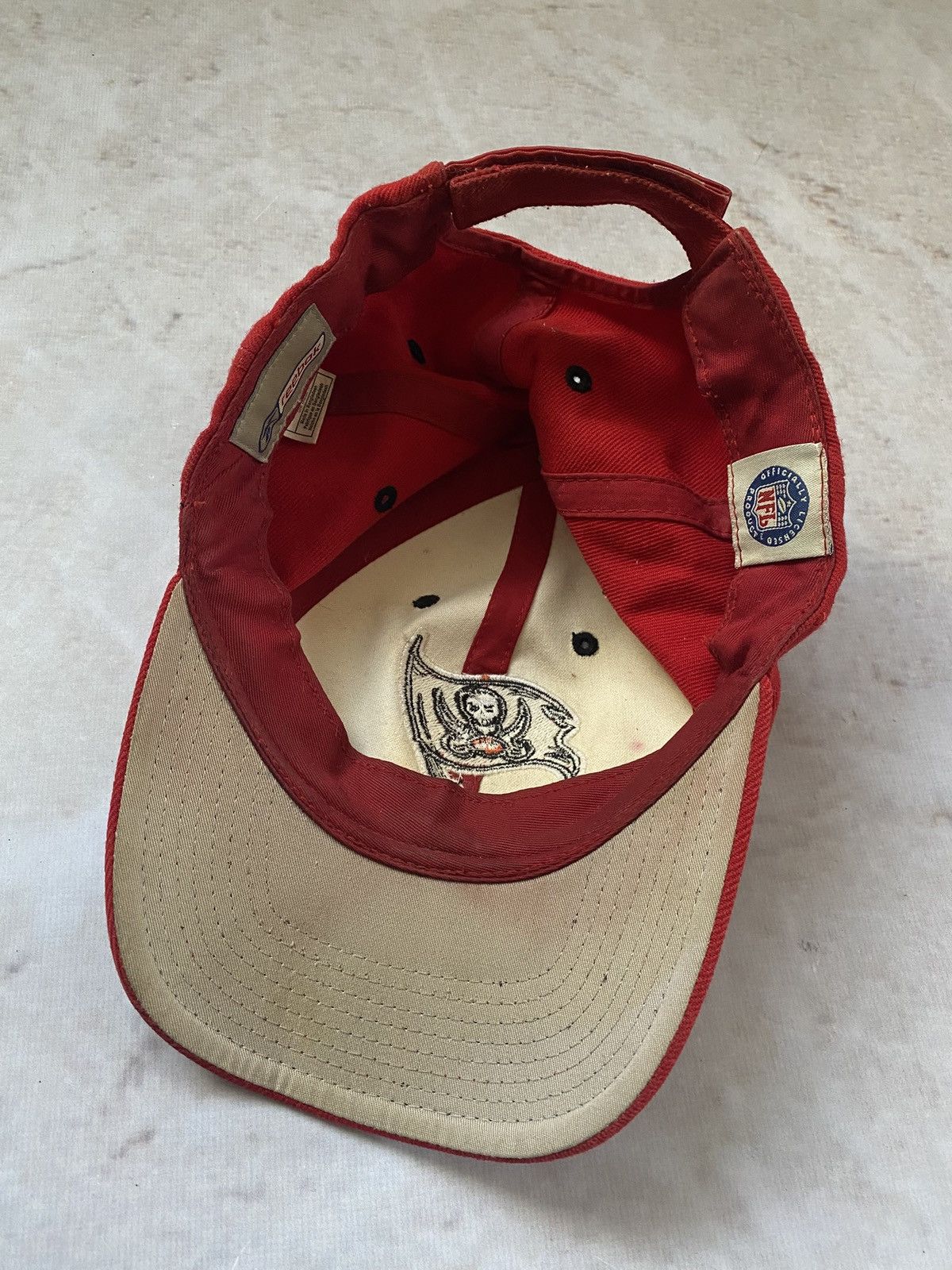 NFL Vintage NFL BUCCANEERS Reebok Cap Hat Size ONE SIZE - 4 Thumbnail
