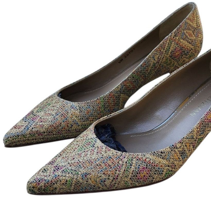 Stuart Weitzman Stuart Weitzman Geometric Woven Texture Kitten Heels 7.5 Size US 7.5 / IT 37.5 - 6 Thumbnail