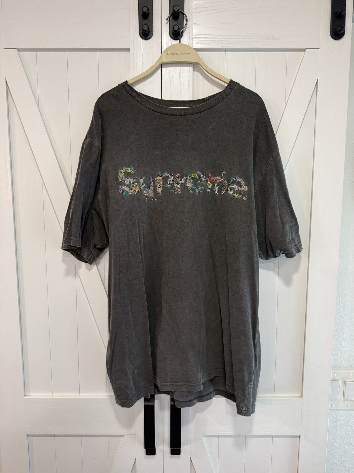 Supreme SUPREME ANIMALS EMBROIDERY TEE Size US XL / EU 56 / 4 - 1 Thumbnail