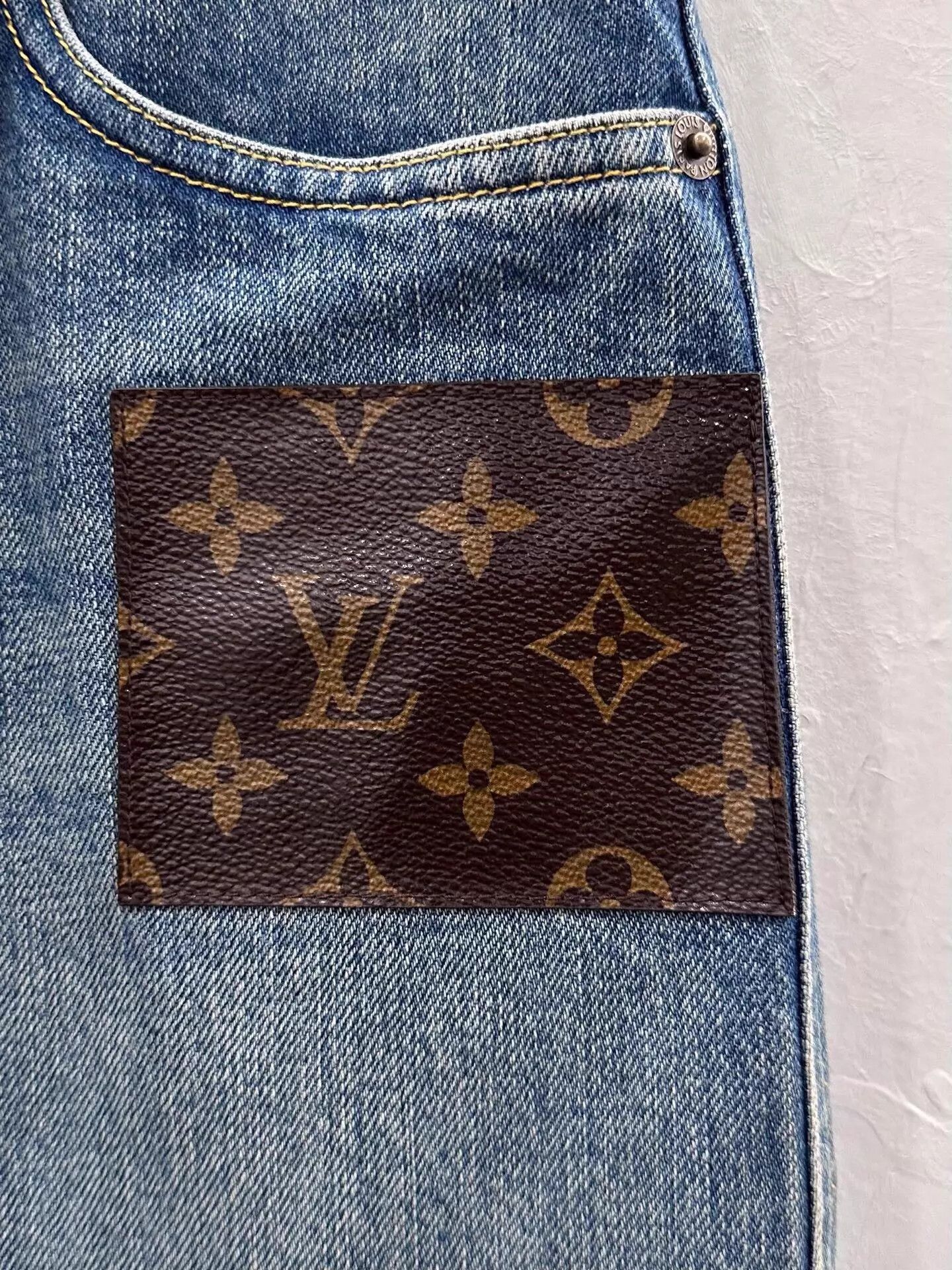Louis Vuitton LV Women's Blue Jeans Brown Monogram Trim 38 New Size 27" / US 4 / IT 40 - 3 Thumbnail