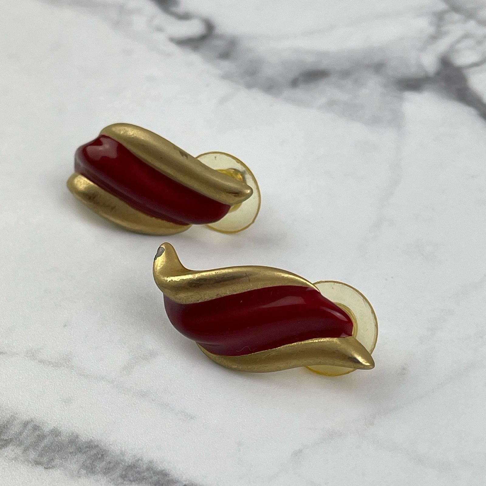 Vintage VTG 70’s 80’s Wavy Earrings Gold Red Enamel Retro Mob Wife Size ONE SIZE - 3 Thumbnail