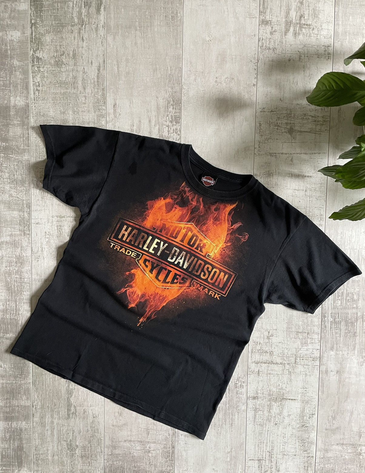 Harley Davidson × Vintage Vintage Harley Davidson Fire Logo T-Shirt England Motorcycle Size US L / EU 52-54 / 3 - 3 Thumbnail