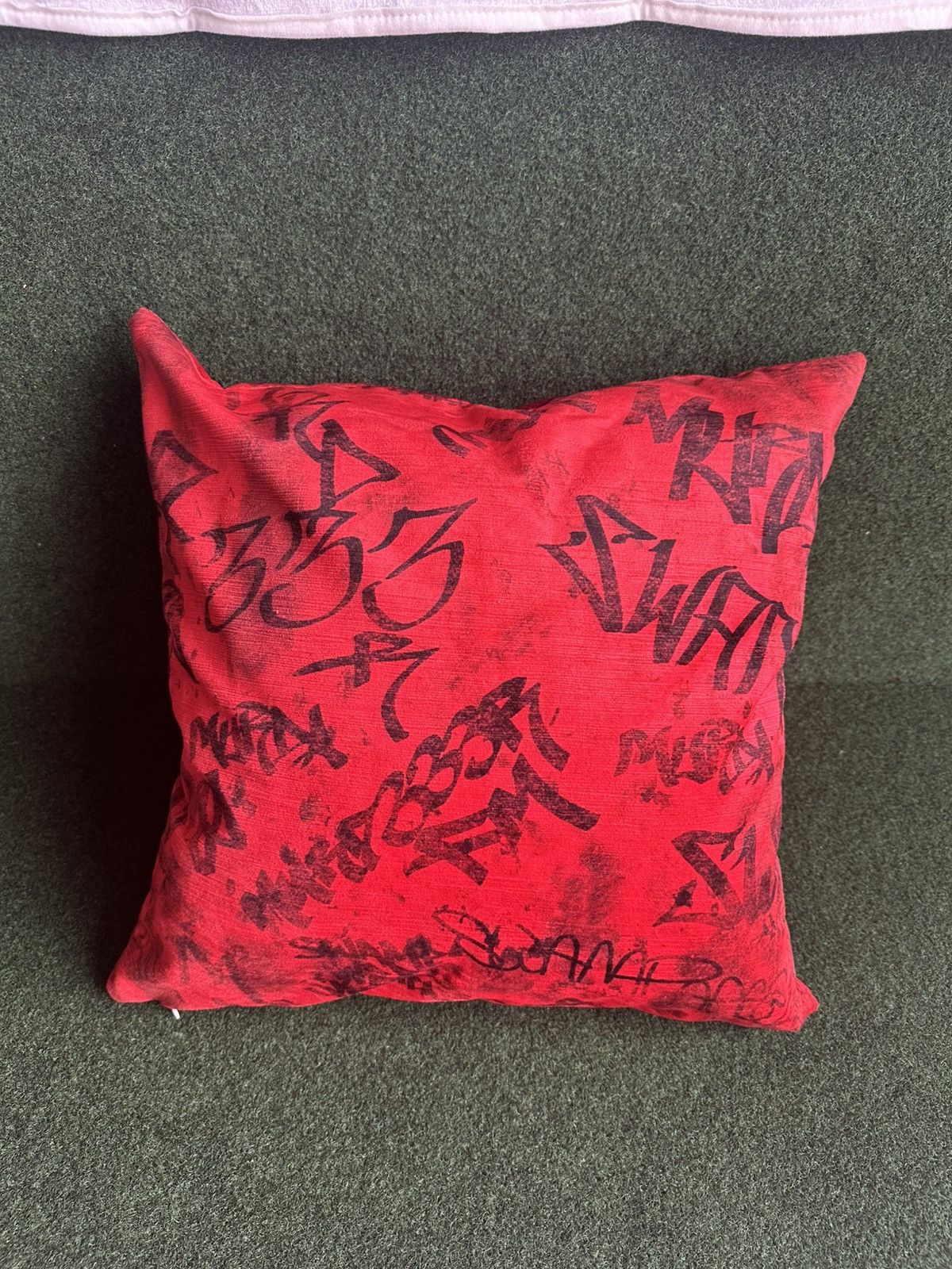 murd333r.fm Murd333r.fm F&F Pillow Red Size ONE SIZE - 2 Thumbnail