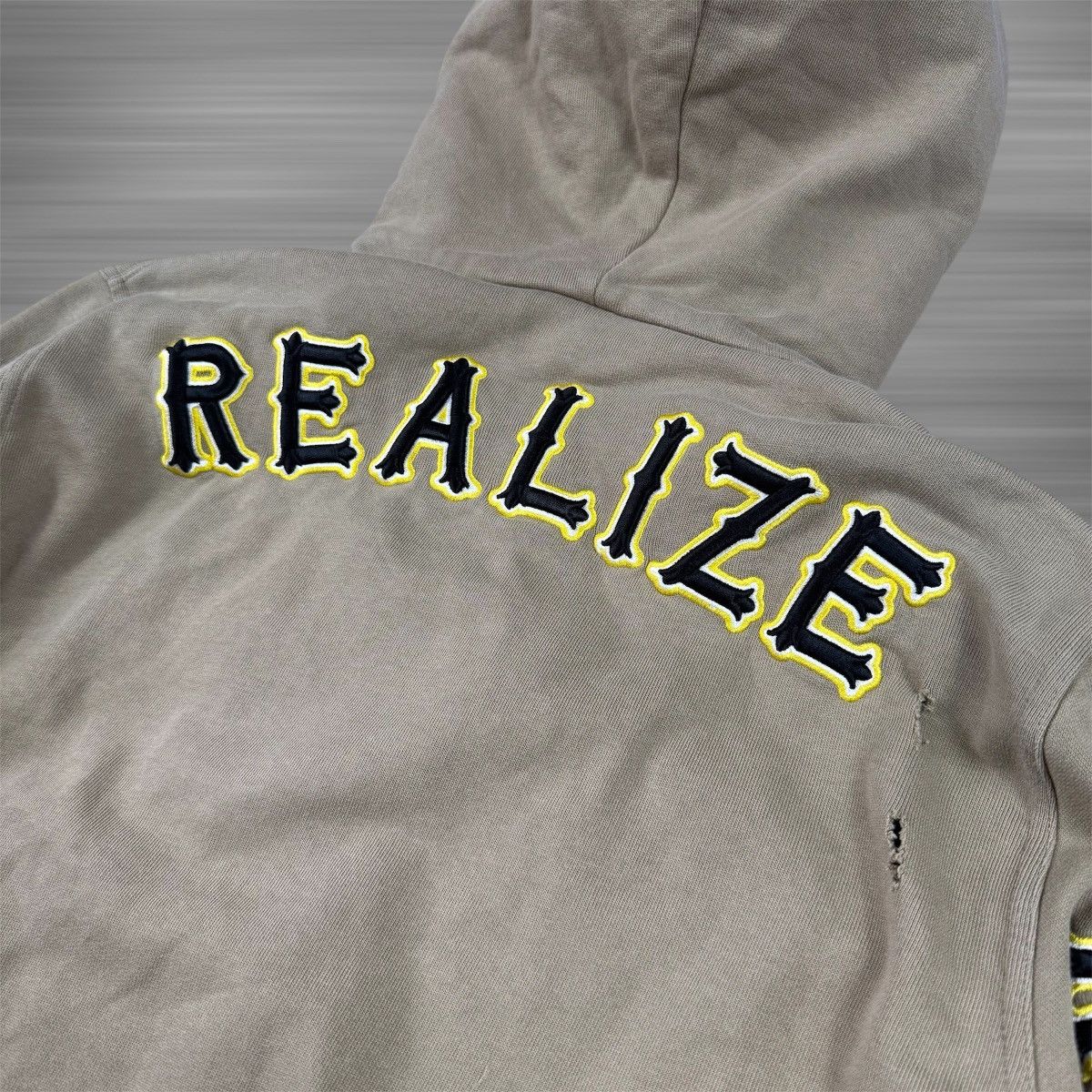 Givenchy Givenchy Realize Real Eyes Real Lies Embroidered Zip Hoodie Size US L / EU 52-54 / 3 - 7 Thumbnail