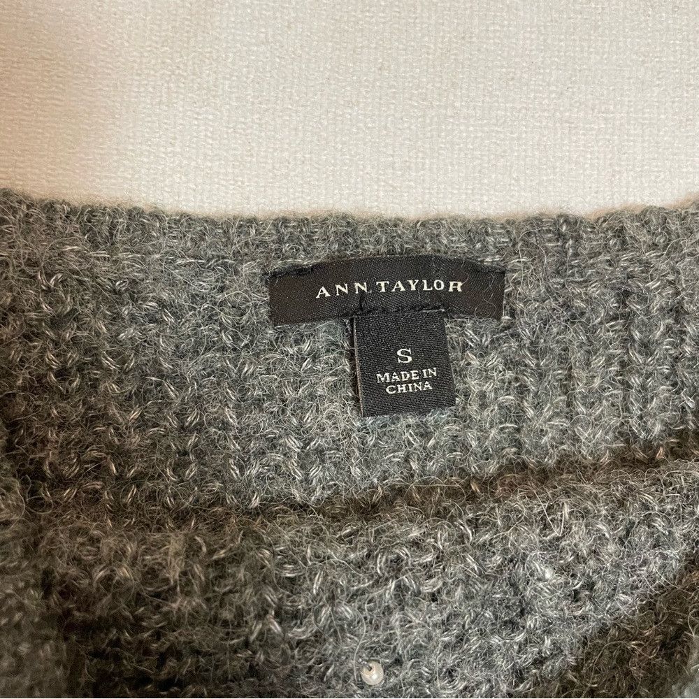 Ann Taylor Ann Taylor Long Sleeve Alpaca Blend Jeweled Collar Gray Swe Size S / US 4 / IT 40 - 7 Thumbnail