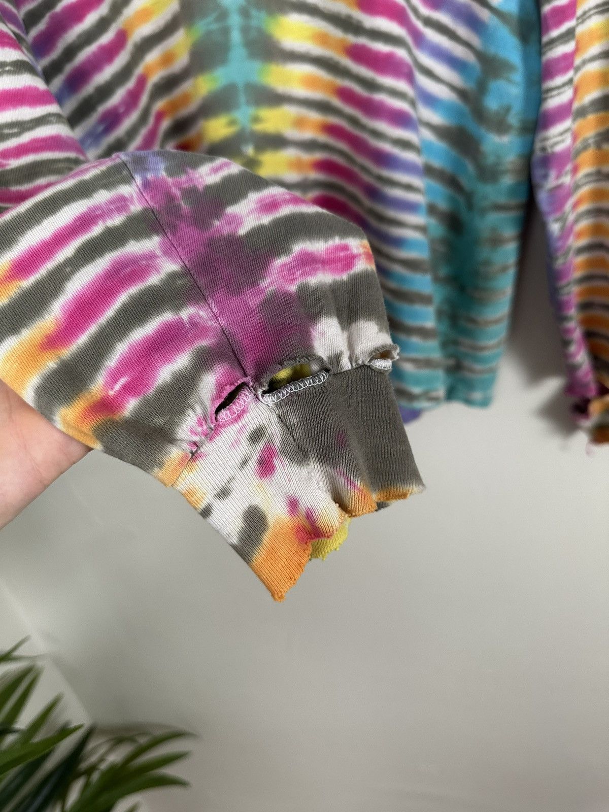 Hanes (L) AMAZING THRASHED OUT Tye Dye Longsleeve Tee Size US L / EU 52-54 / 3 - 5 Thumbnail