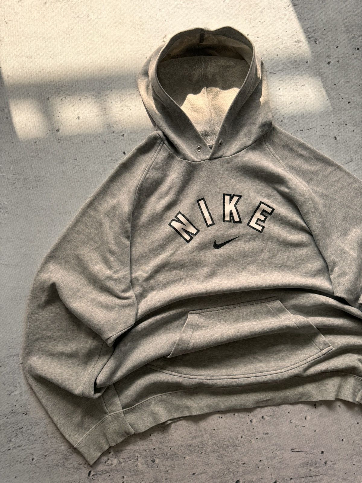 Nike × Vintage NIKE VINTAGE CENTER LOGO OVERSIZE BOXY HOODIE Size US XL / EU 56 / 4 - 2 Thumbnail