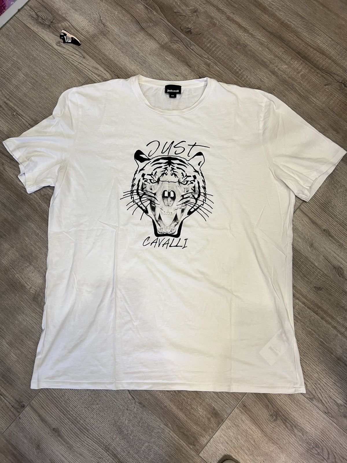Just Cavalli × Vintage vintage women's Just Cavalli white t-shirt with large logo Size XXL / US 16-18 / IT 52-54 - 1 Thumbnail