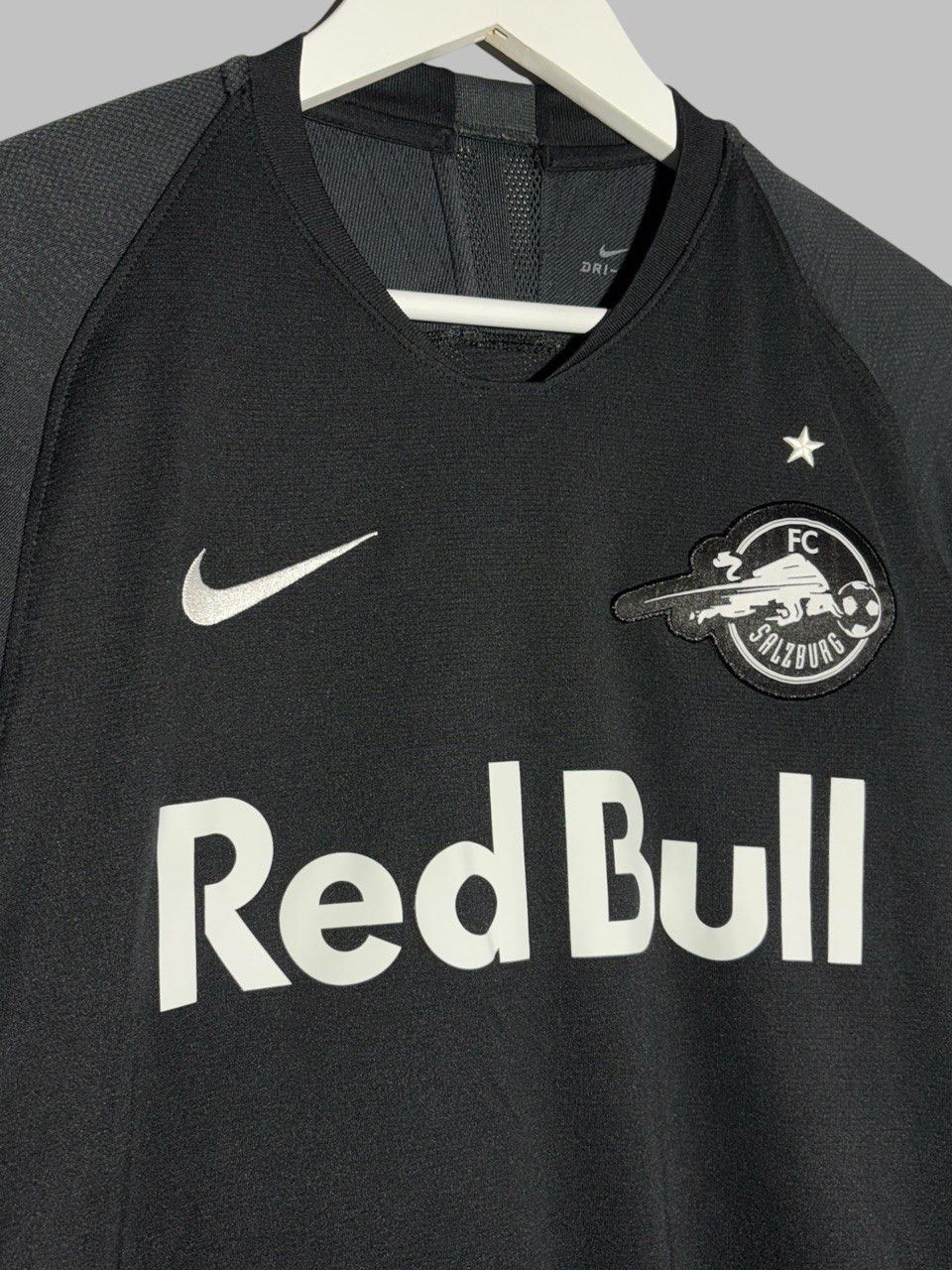 Nike #17 Ulmer Red Bull Salzburg FC 2020/21 Third Soccer Jersey Size US M / EU 48-50 / 2 - 3 Thumbnail