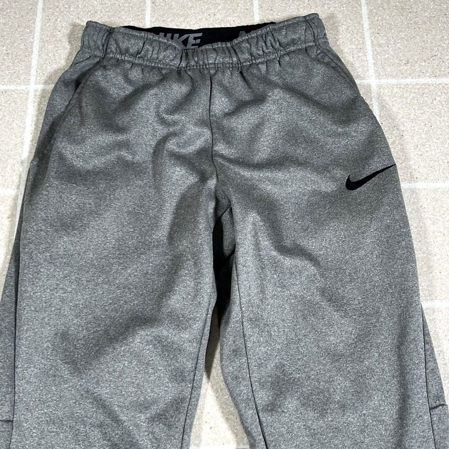 Nike Nike Therma Pants Sweatpants Nike Therma Fleece Sports Jogger Mens Small Gray Size US 29 - 3 Thumbnail