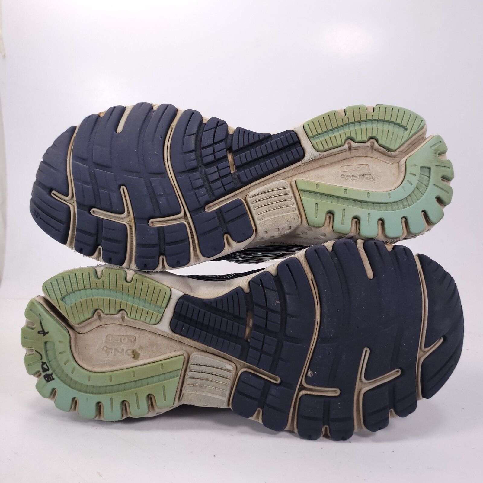 Brooks Brooks Adrenaline GTS 19 Shoe Womens Size 7 1202841B450 Blue Size US 7 / IT 37 - 7 Thumbnail