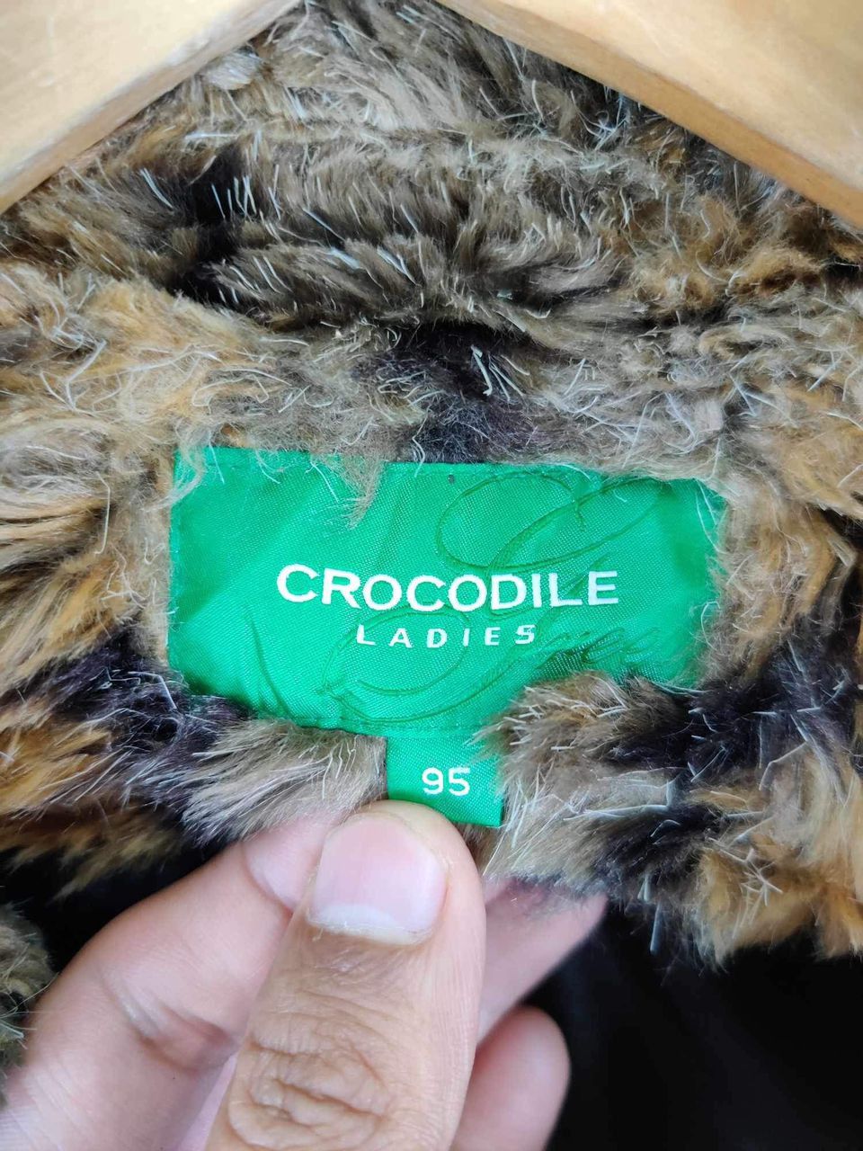 Lacoste Crocodile Ladies Leopard Fur Vest Size US M / EU 48-50 / 2 - 8 Thumbnail
