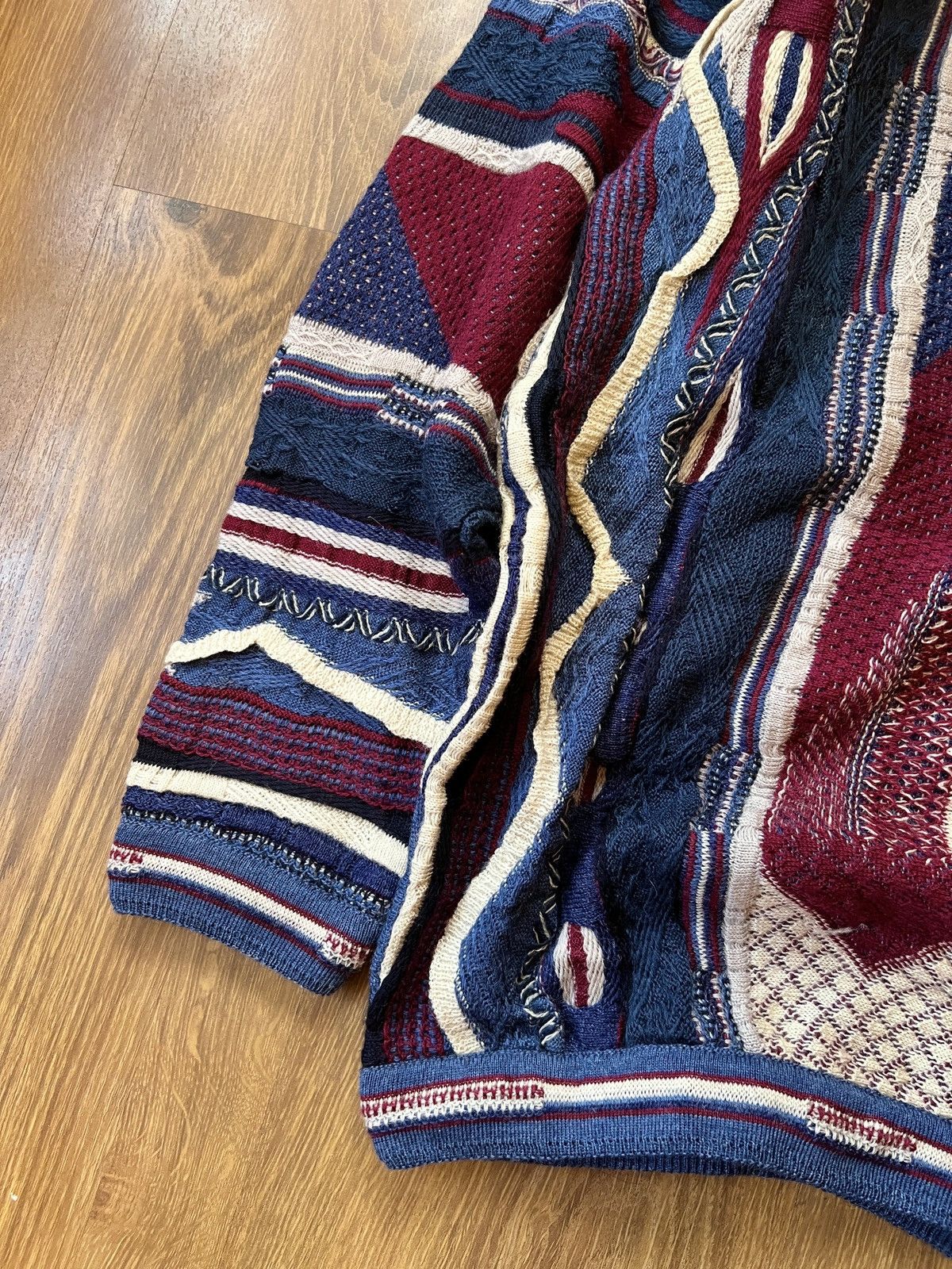 Rare Coogi 3D Knit / Sweater (Maroon/Blue/White)