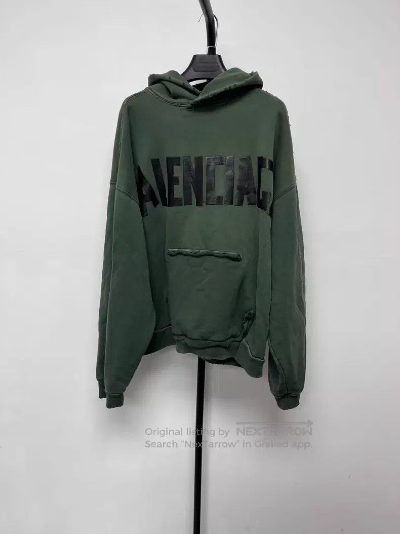 Balenciaga Balenciaga Logo Letter Printed Hooded Sweatshirt Size US M / EU 48-50 / 2 - 1 Thumbnail